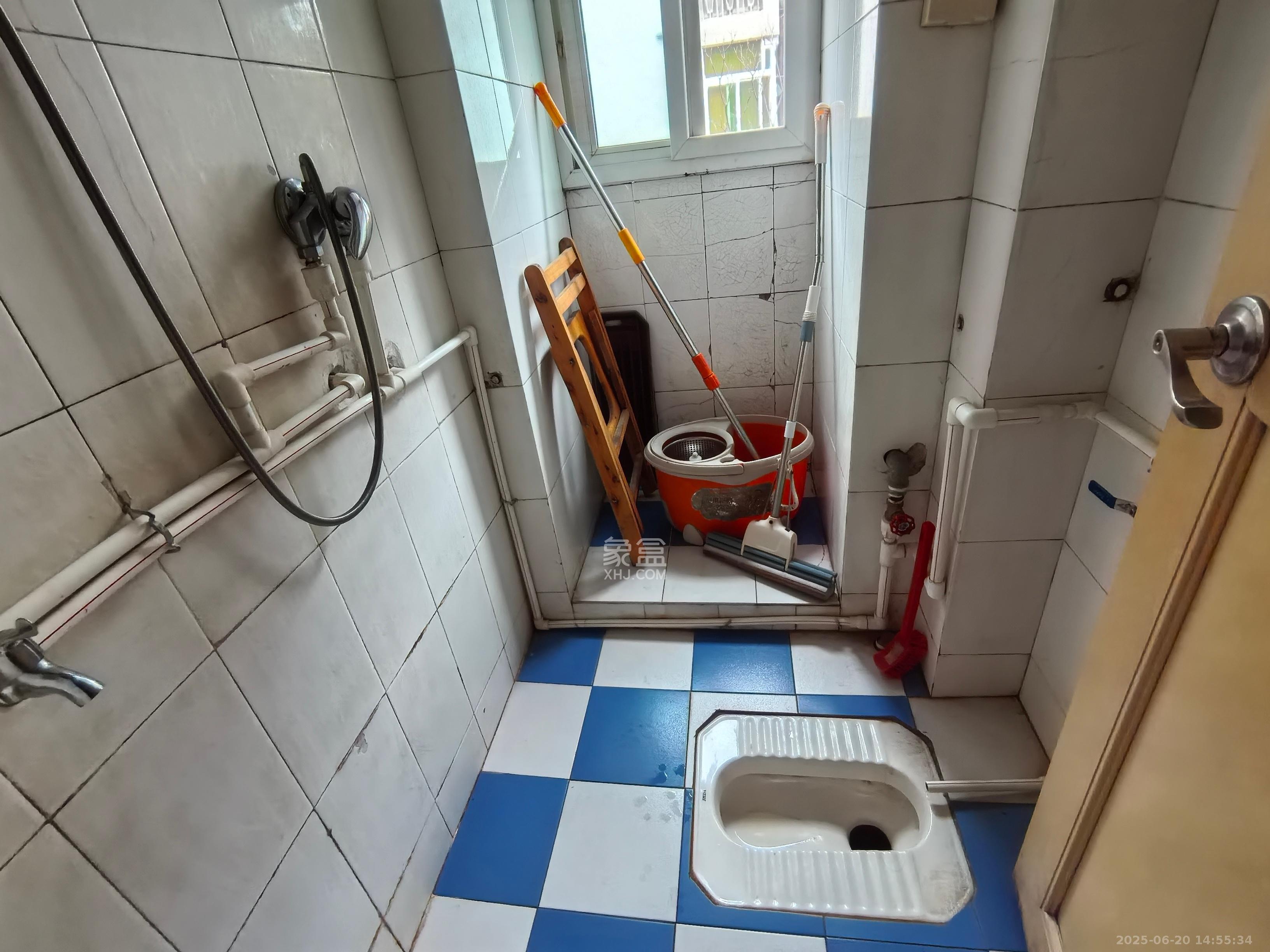 机械化宿舍  4室1厅1卫   1100.00元/月室内图