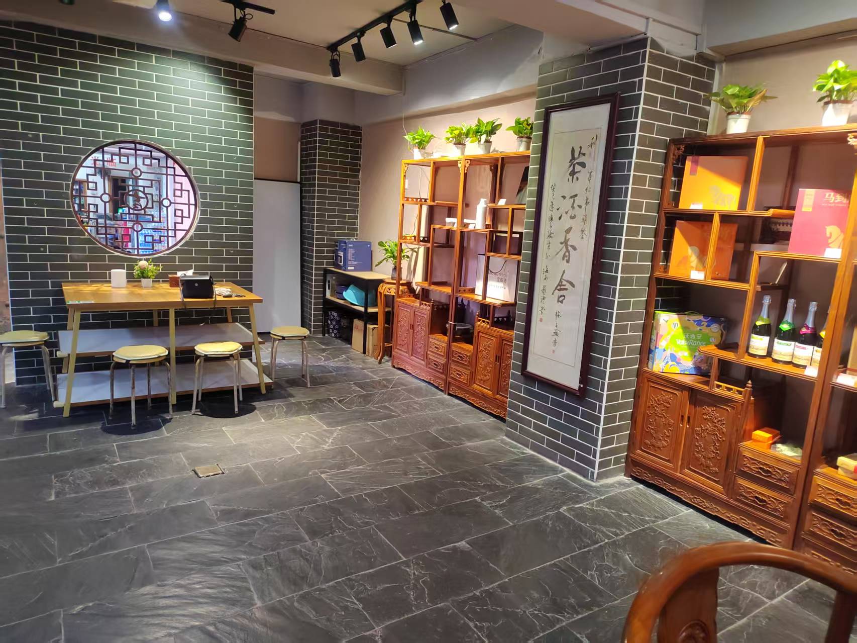 康业花园 2室1厅1卫 3500.0元/月 康业花园 2室1厅1卫 3500.0元/月室内图