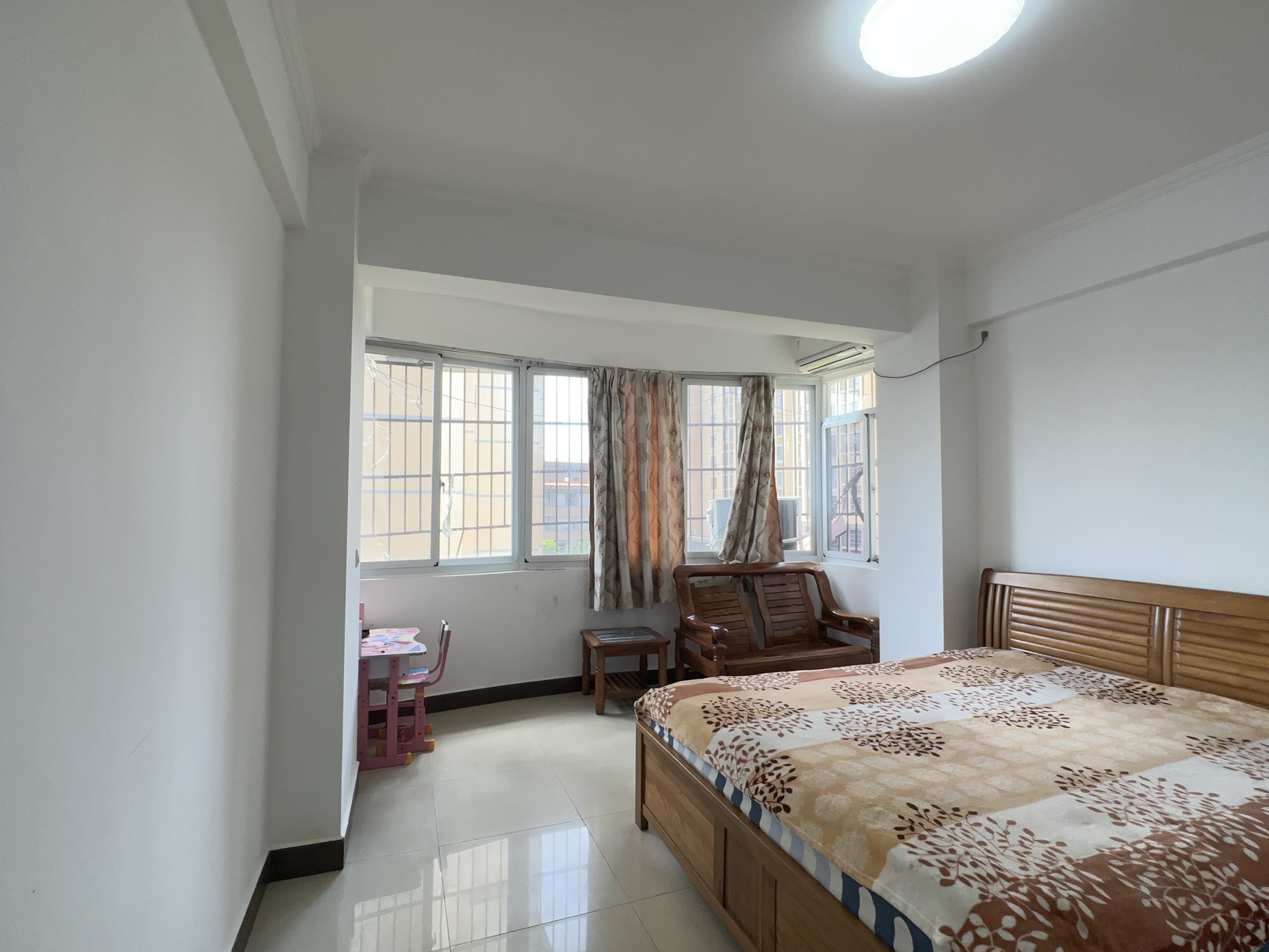 金楚小区 2室2厅1卫 69.8万 金楚小区 2室2厅1卫 69.8万客厅