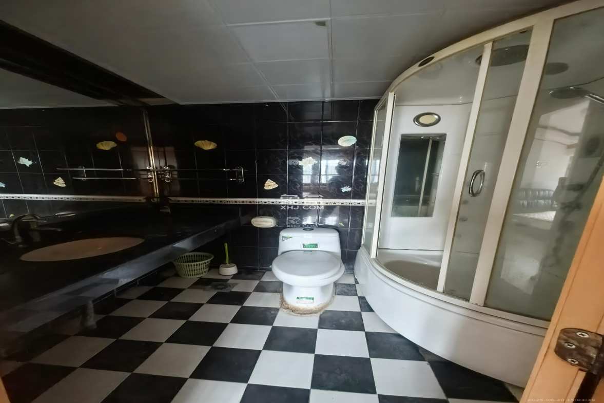 天心城市广场(黄金之城)  3室2厅2卫    2600.0元/月 天心城市广场(黄金之城)  3室2厅2卫    2600.0元/月室内图