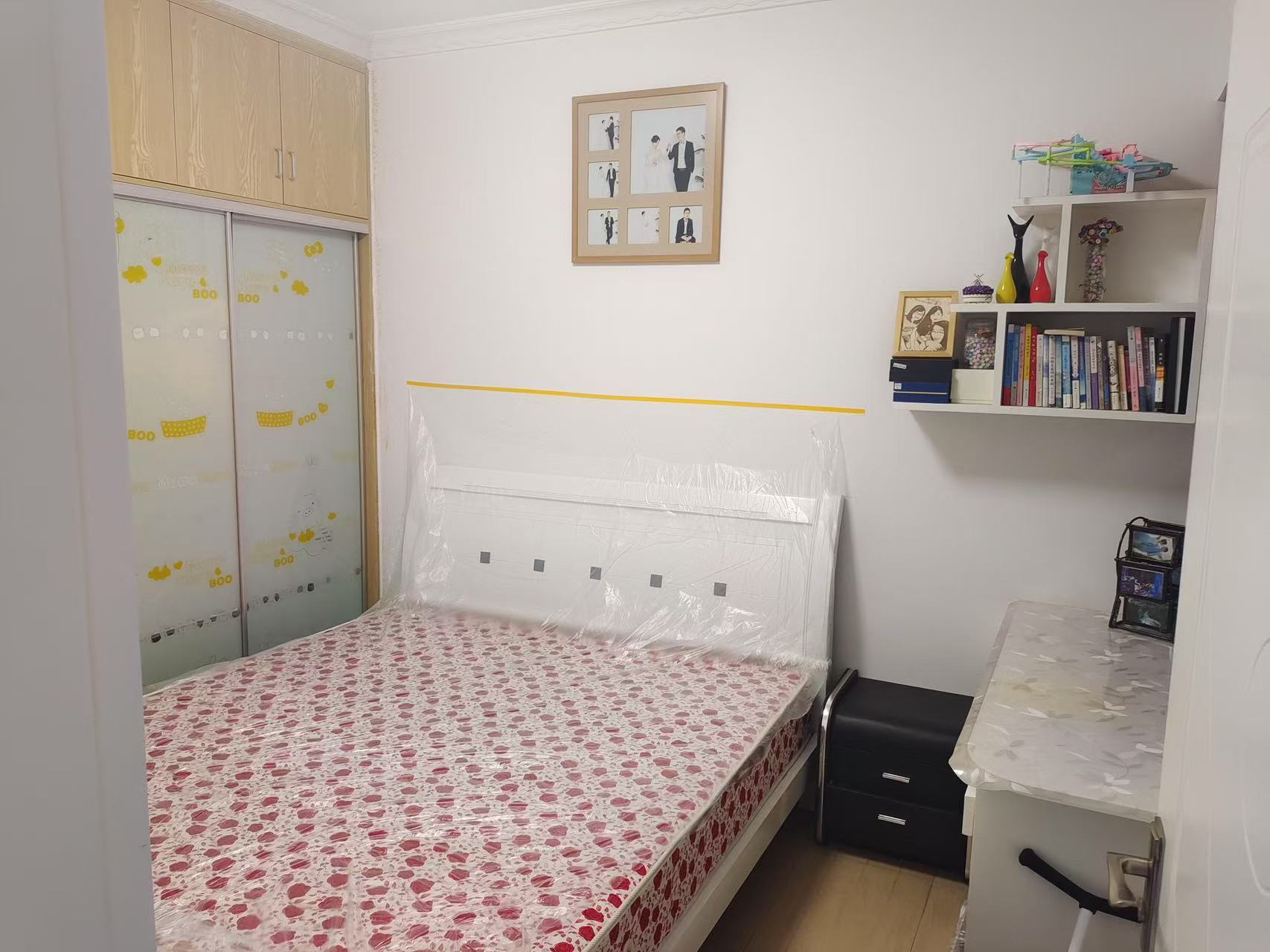 盛世东方 1室2厅1卫 1300.00元/月 盛世东方 1室2厅1卫 1300.00元/月室内图