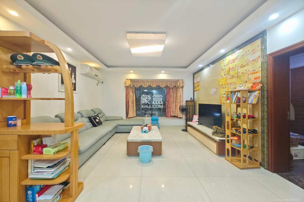 恒基凯旋门一二期  4室2厅2卫    2800.0元/月 恒基凯旋门一二期  4室2厅2卫    2800.0元/月室内图