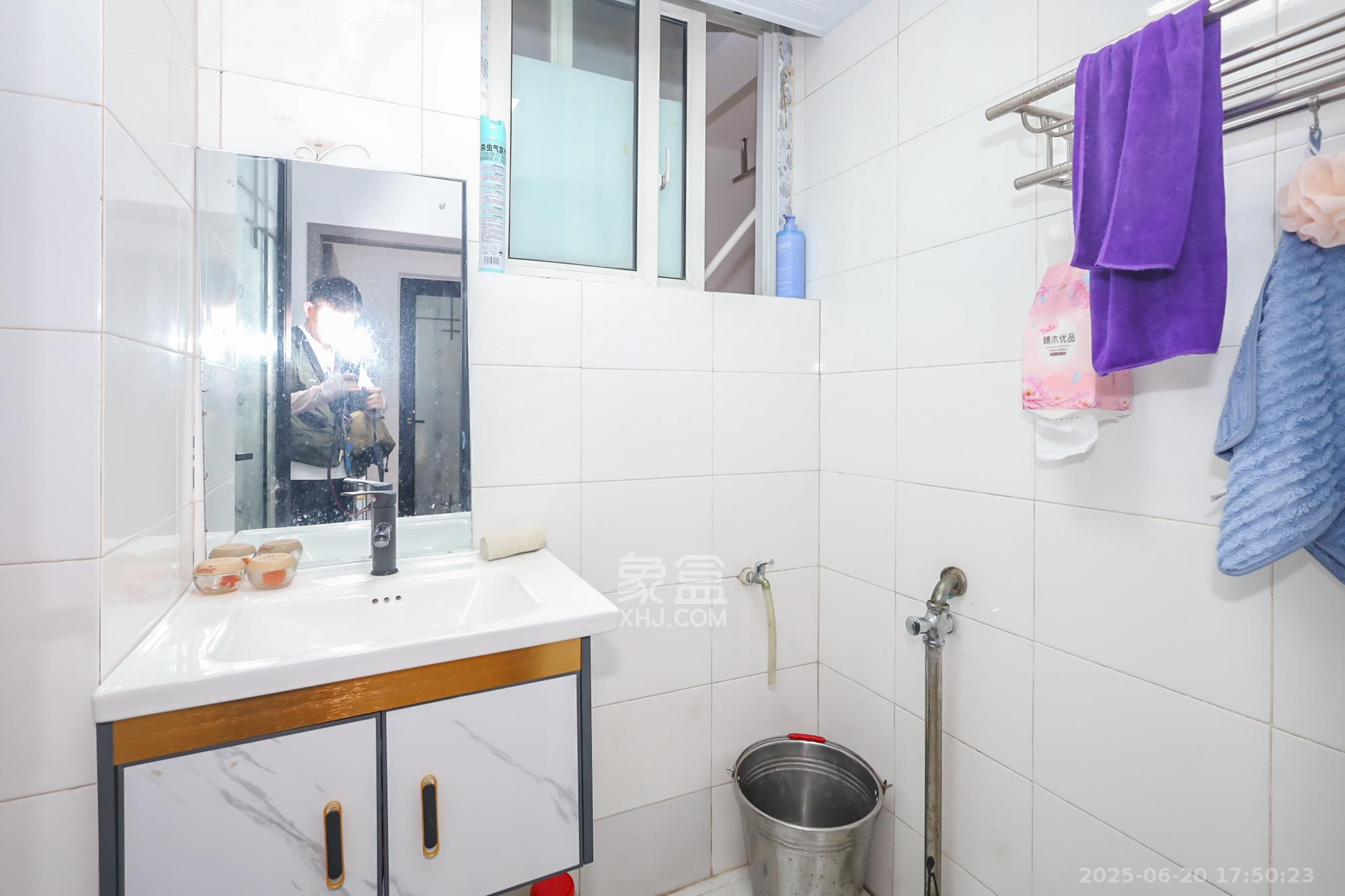 香麓丽舍 3室2厅2卫 80.0万 香麓丽舍 3室2厅2卫 80.0万卫生间