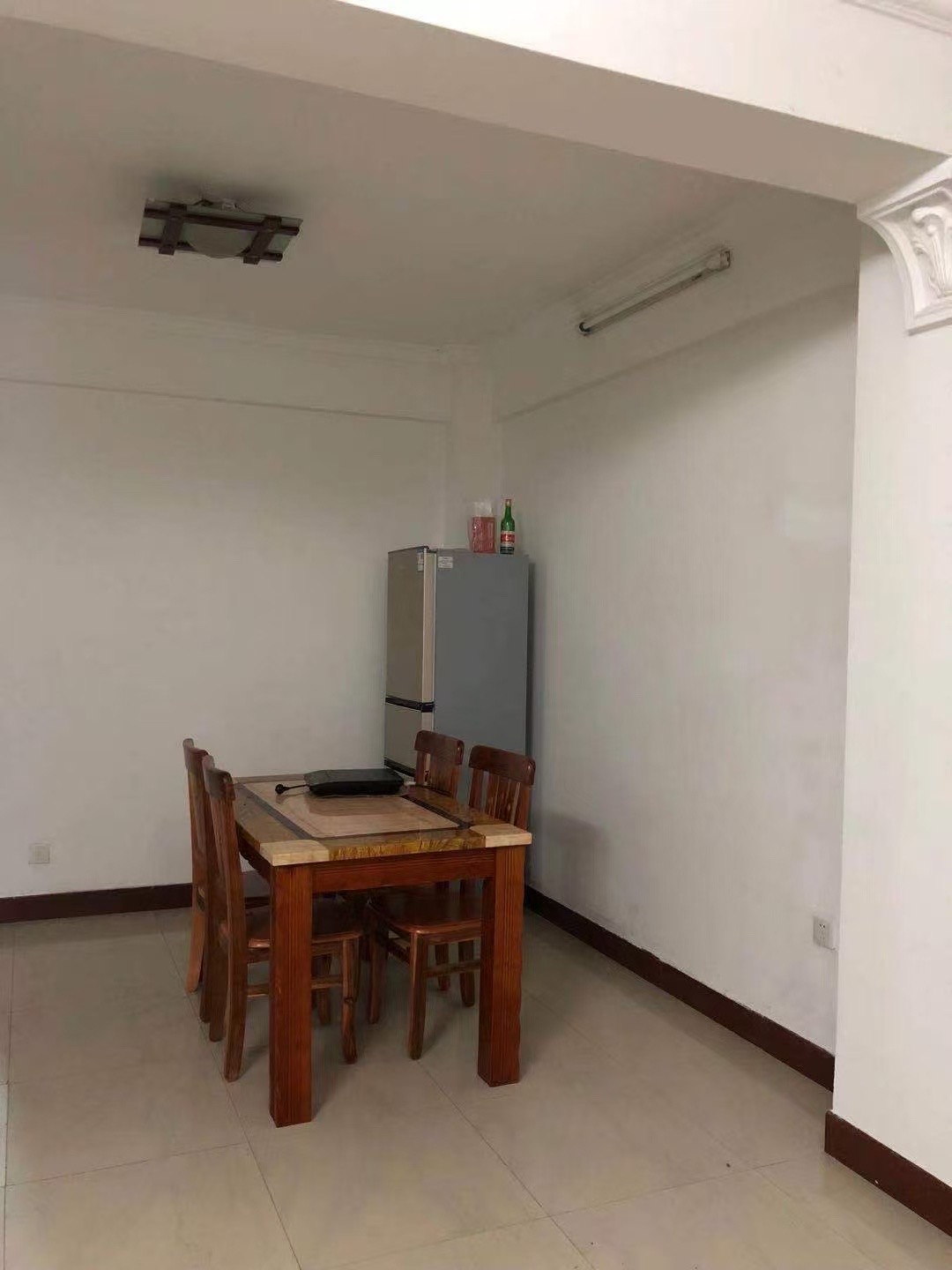 金楚小区 2室2厅1卫 85.0万 金楚小区 2室2厅1卫 85.0万客厅