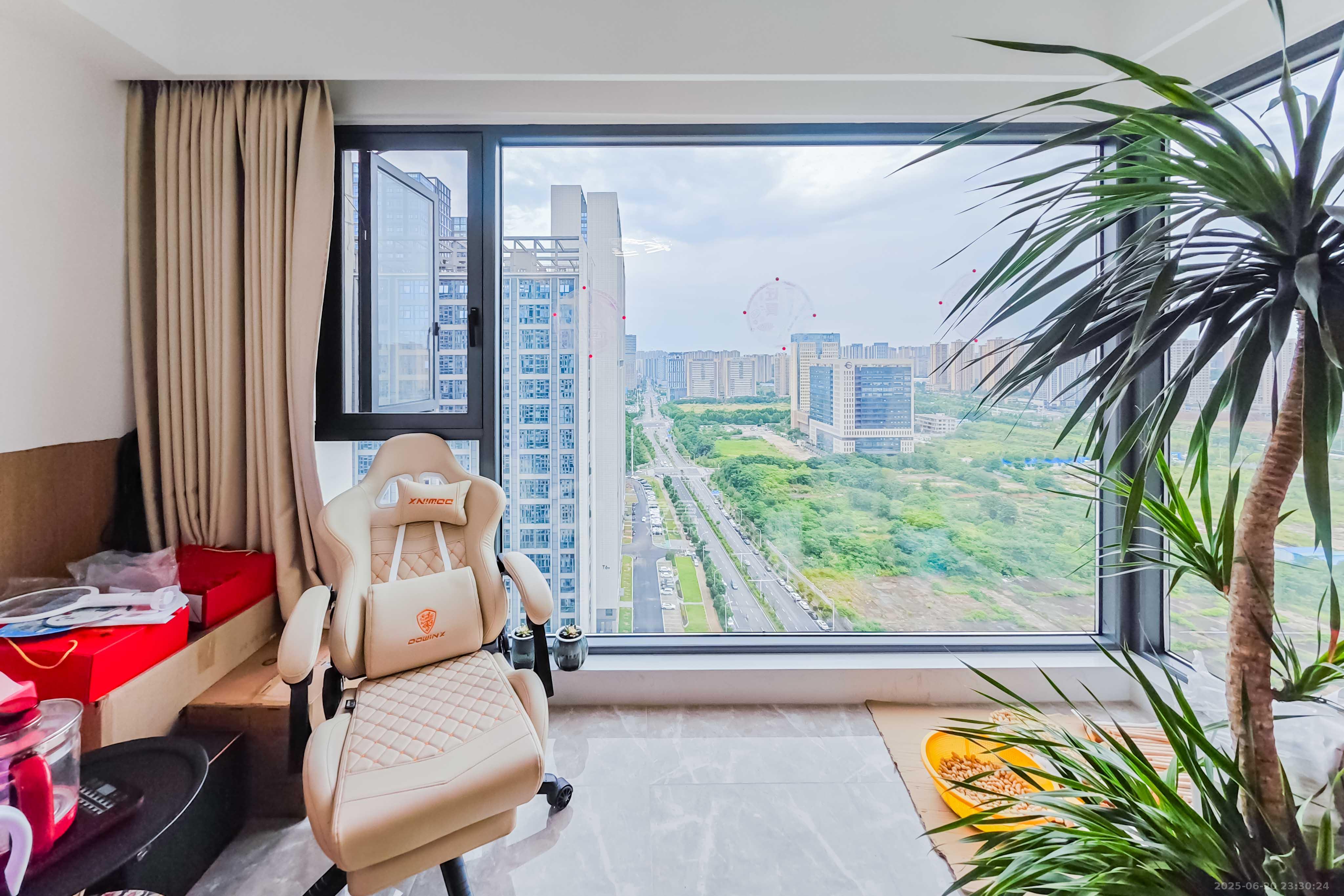 绿地长沙城际空间站(绿地新里佳苑)  4室2厅2卫    158.0万 绿地长沙城际空间站(绿地新里佳苑)  4室2厅2卫    158.0万阳台