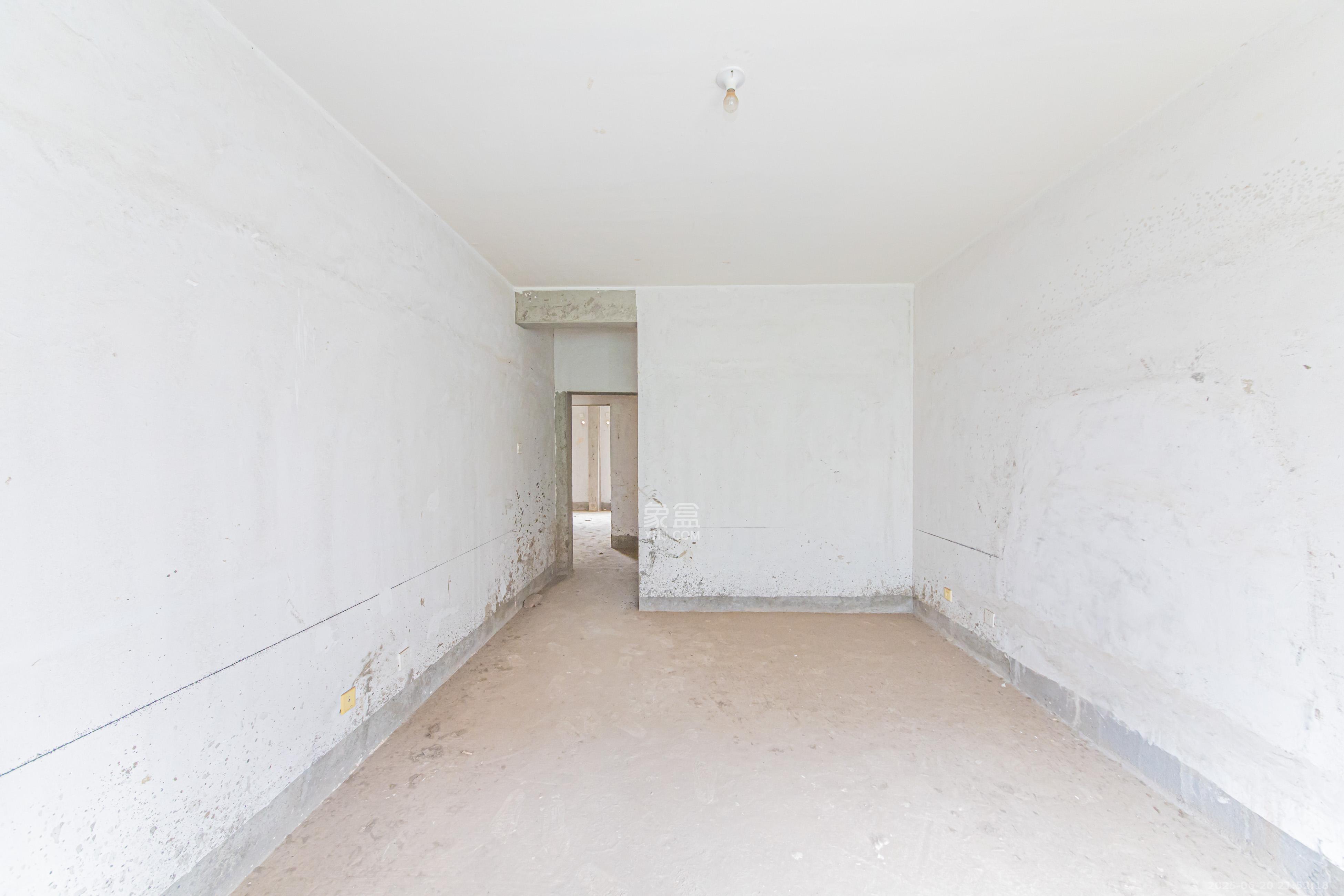 银桂苑  4室2厅2卫    120.0万卧室