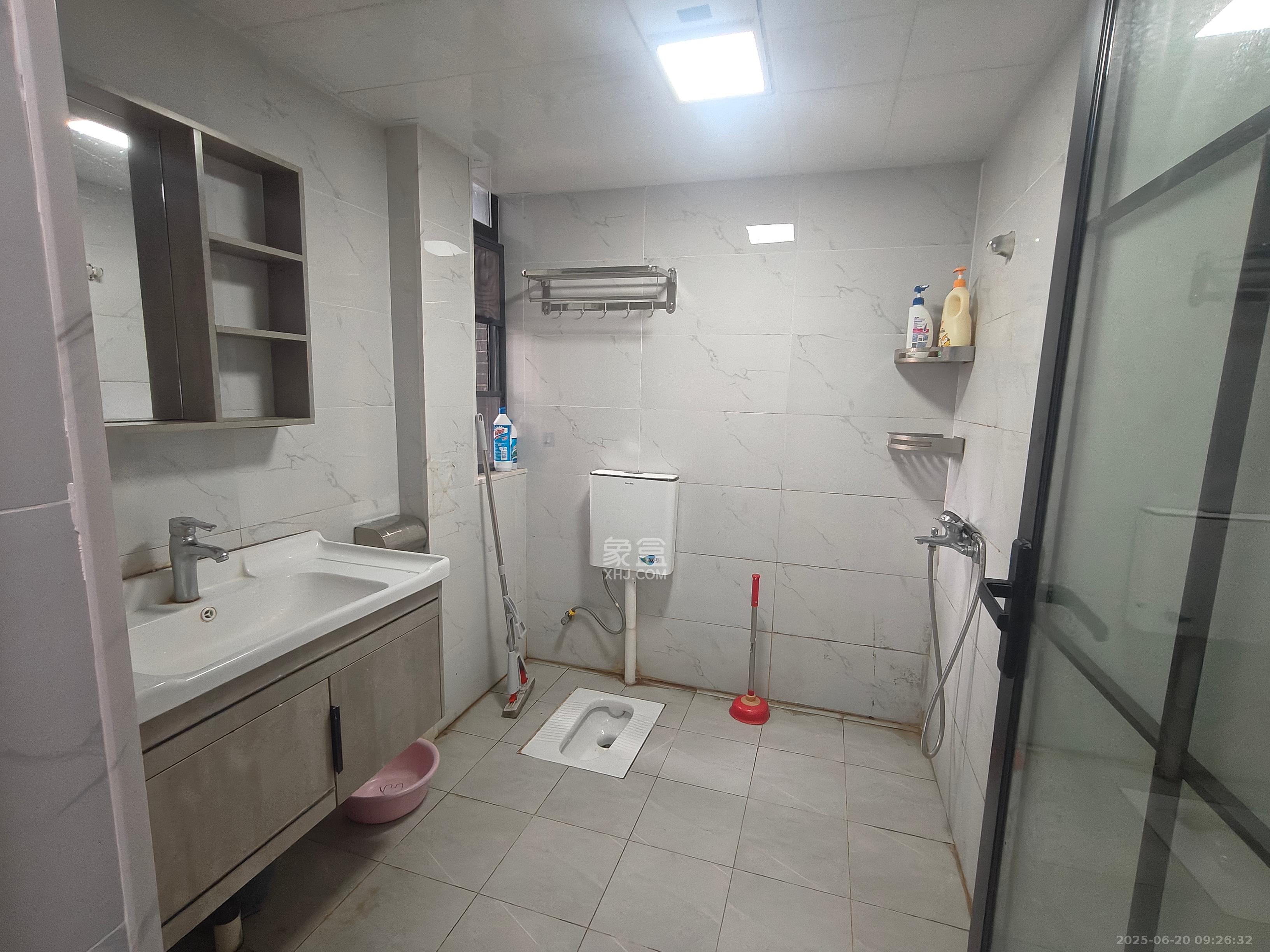 和庄  3室2厅1卫   2800.00元/月室内图