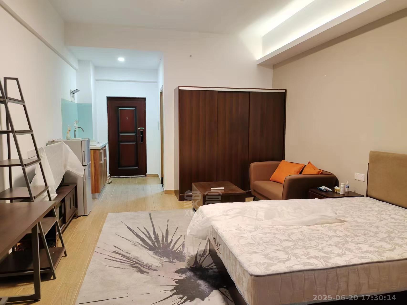 中泰财富湘江  1室1厅1卫    1300.0元/月 中泰财富湘江  1室1厅1卫    1300.0元/月室内图