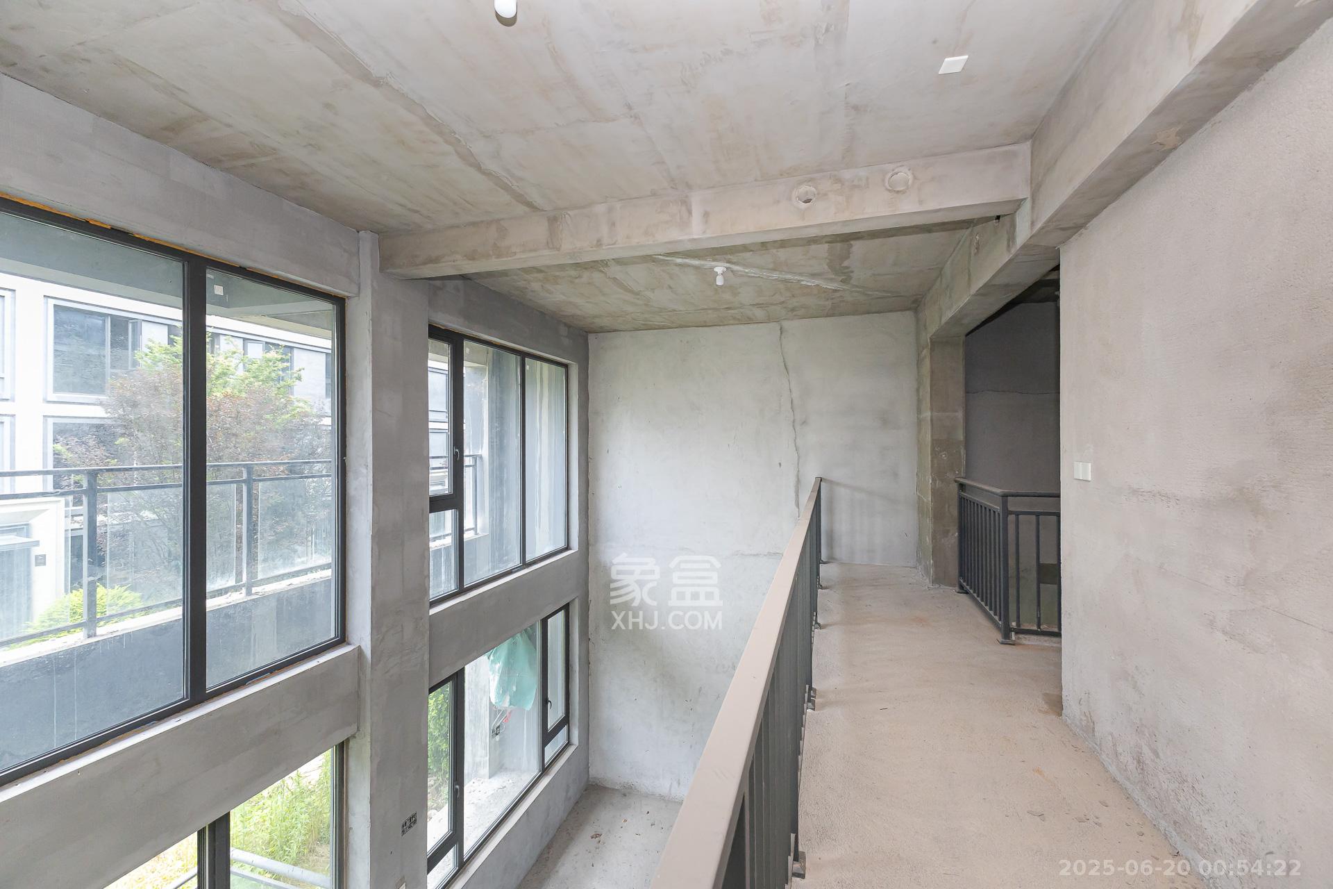 新城观山印 5室2厅2卫 350.0万 新城观山印 5室2厅2卫 350.0万其他