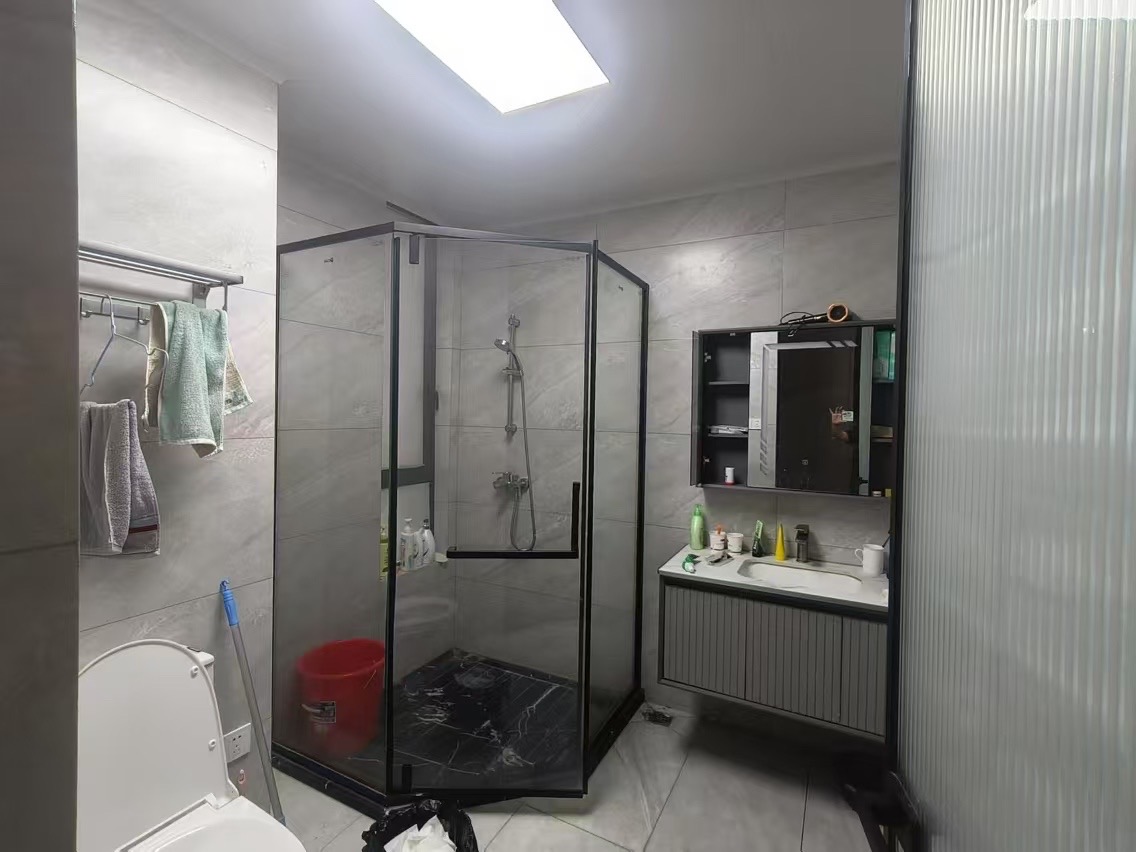 富力首府 3室2厅2卫 390.0万 富力首府 3室2厅2卫 390.0万客厅