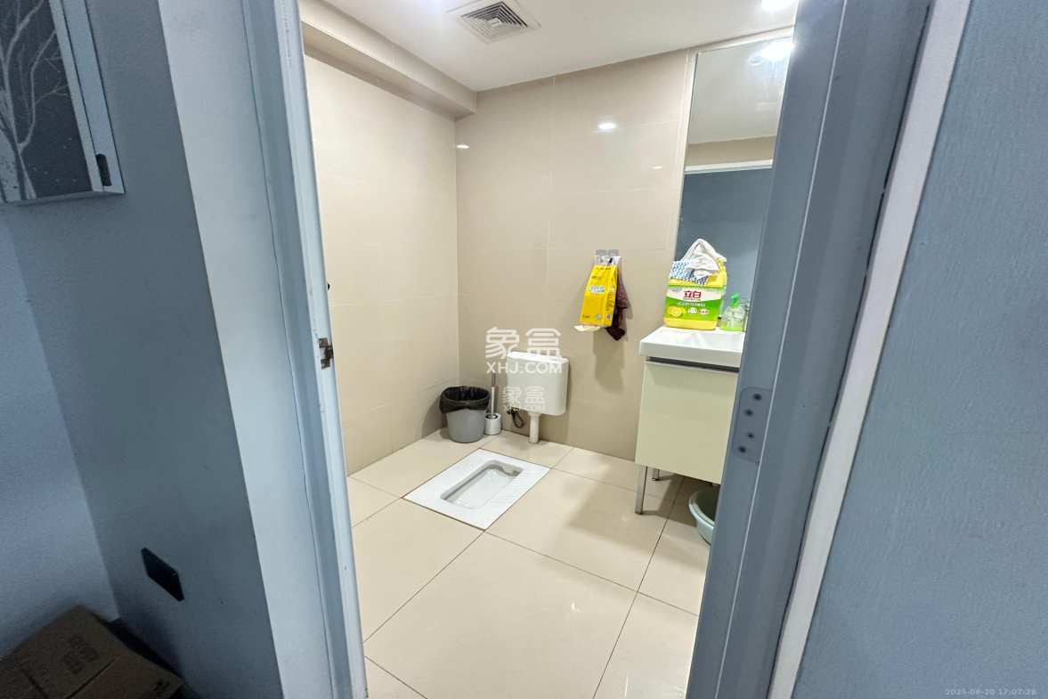 保利国际广场 1室1厅1卫 13000.0元/月 保利国际广场 1室1厅1卫 13000.0元/月室内图