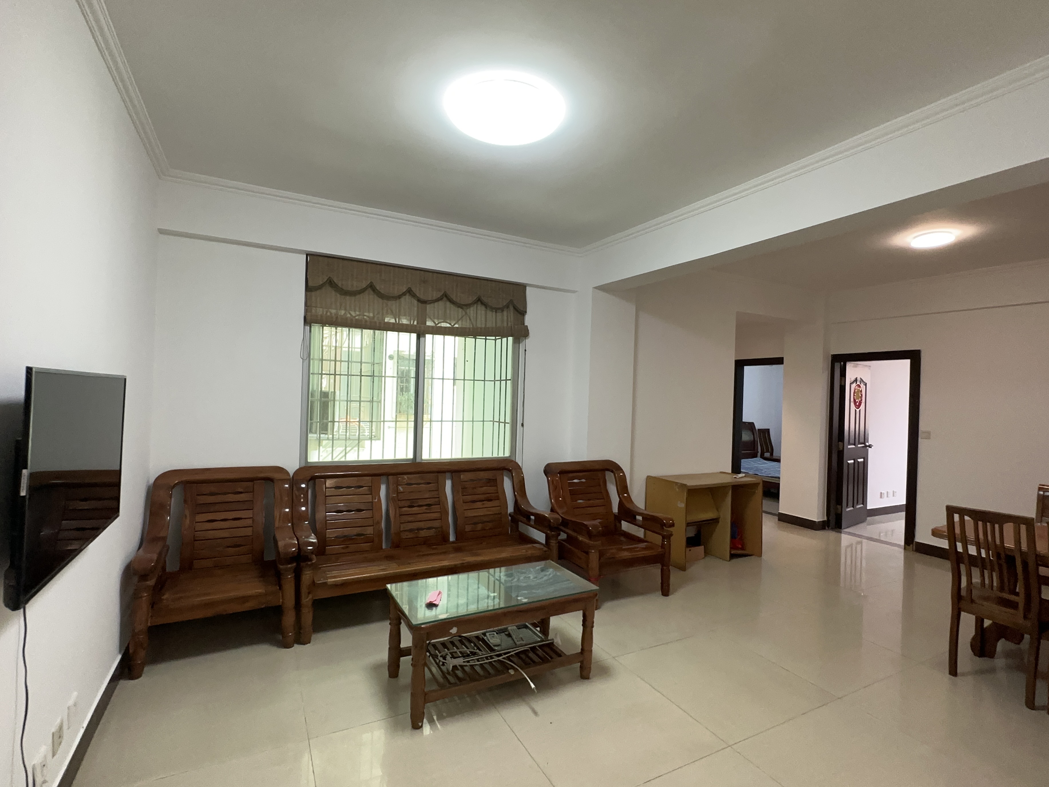 金楚小区 2室2厅1卫 69.8万 金楚小区 2室2厅1卫 69.8万客厅