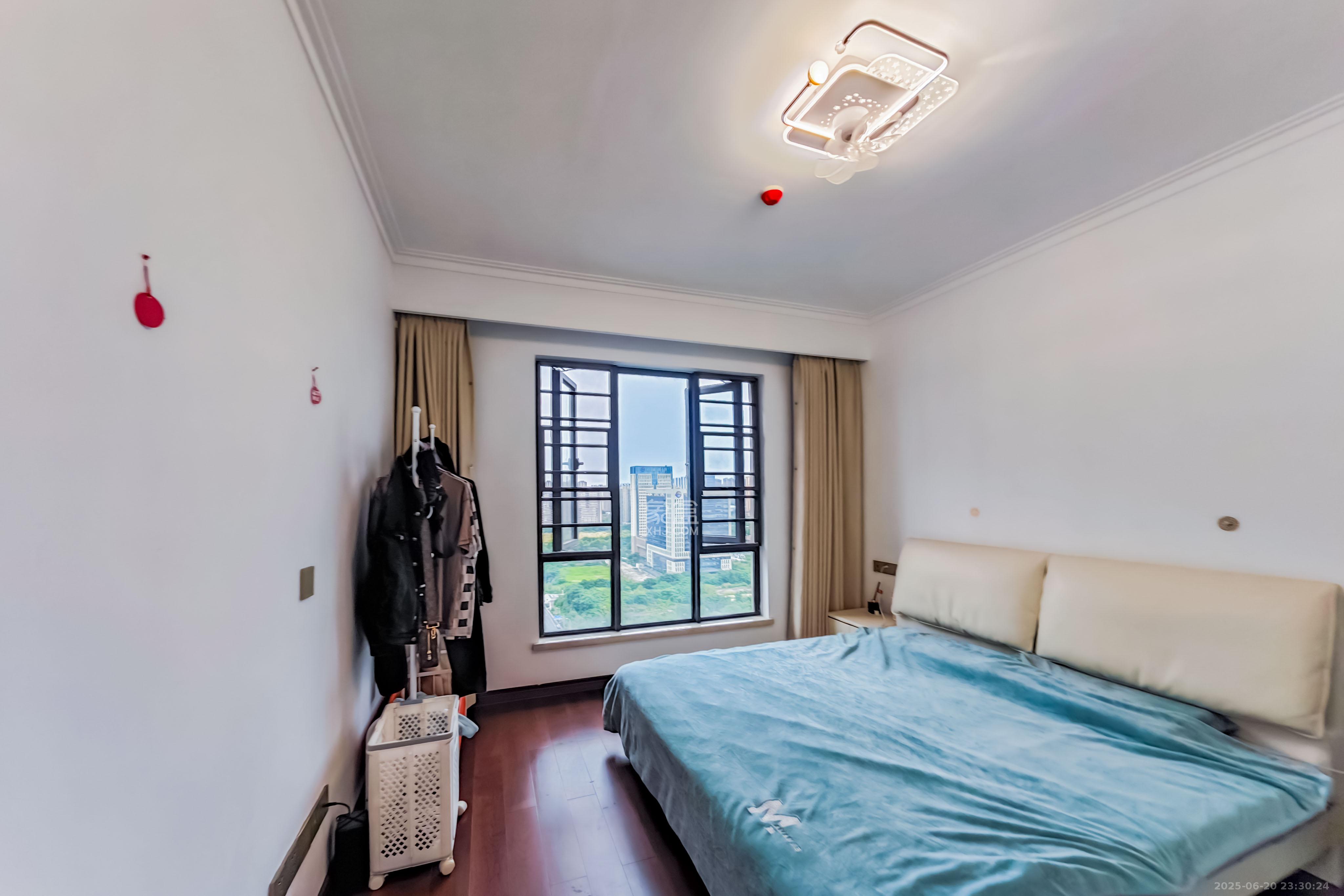 绿地长沙城际空间站(绿地新里佳苑)  4室2厅2卫    158.0万 绿地长沙城际空间站(绿地新里佳苑)  4室2厅2卫    158.0万卧室