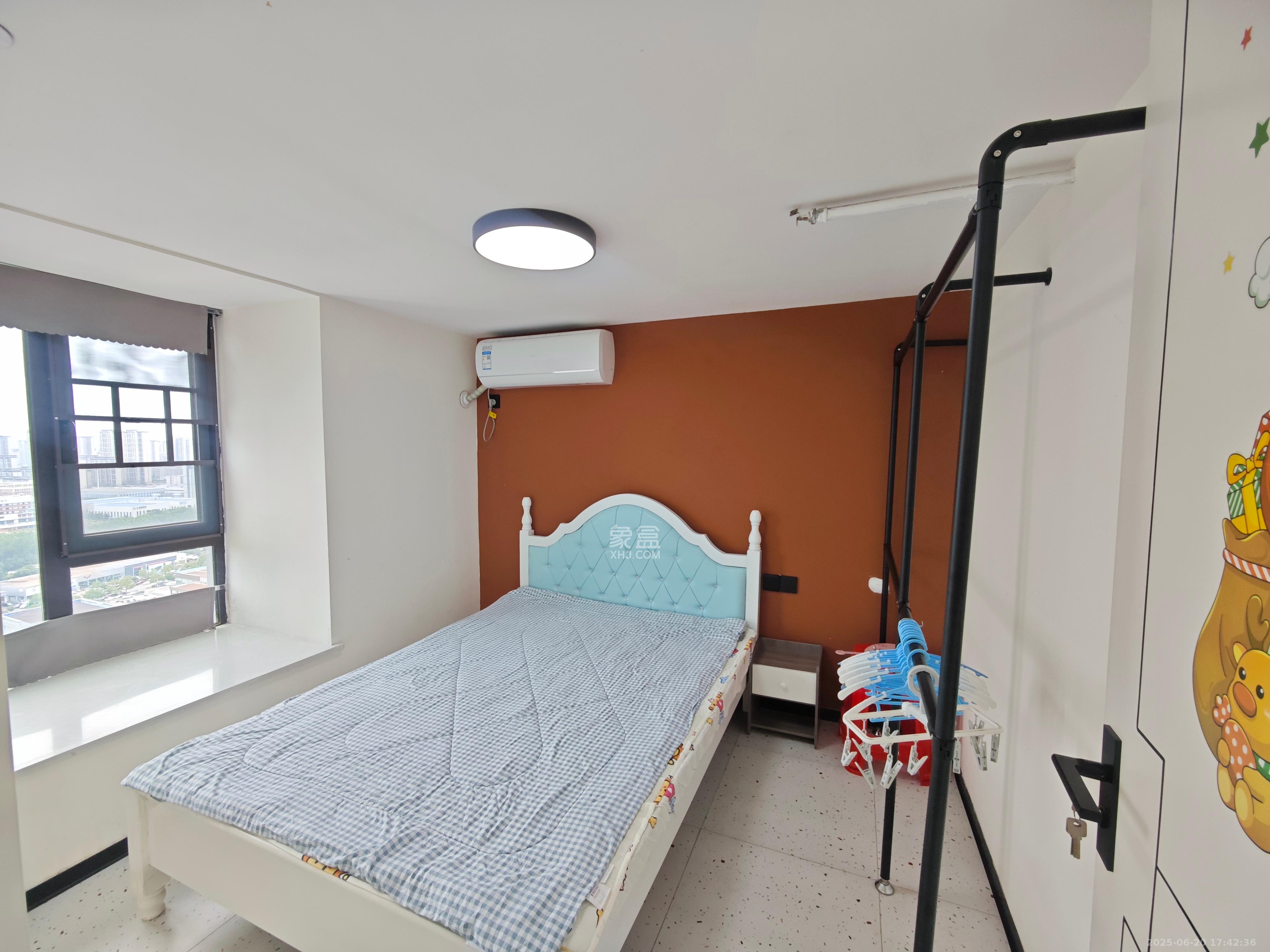 万科金色梦想B区 4室2厅2卫 2800.0元/月 万科金色梦想B区 4室2厅2卫 2800.0元/月室内图