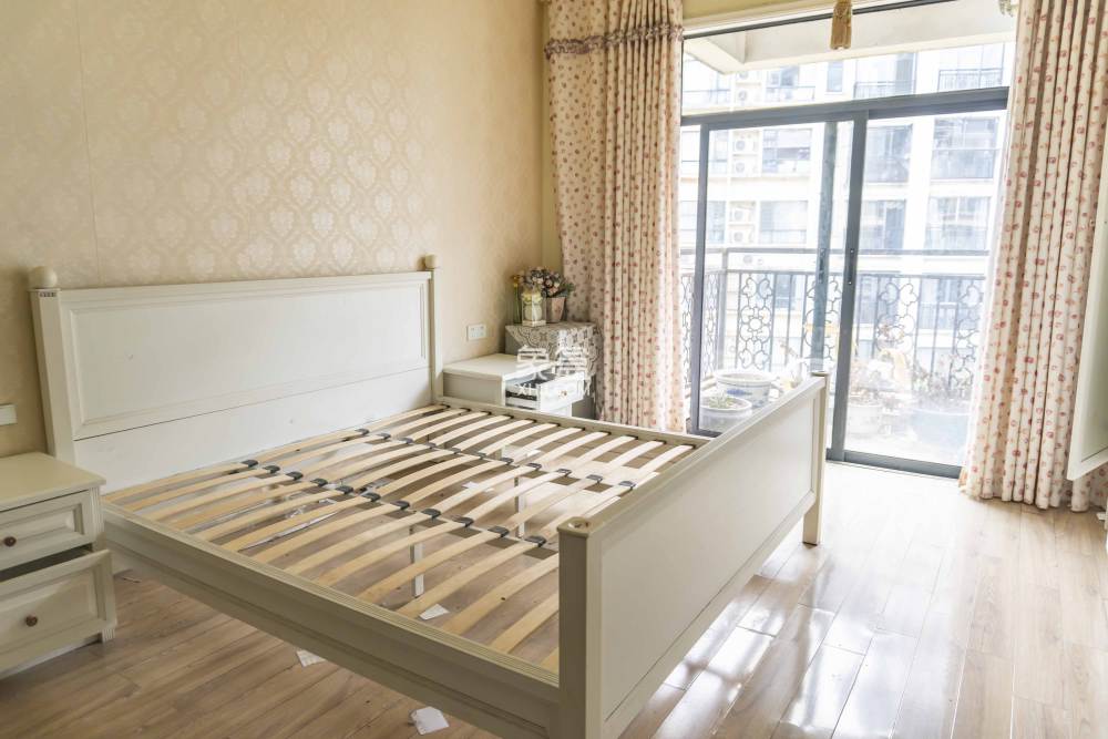 中核缇香名苑 3室2厅2卫 2400.0元/月 中核缇香名苑 3室2厅2卫 2400.0元/月室内图