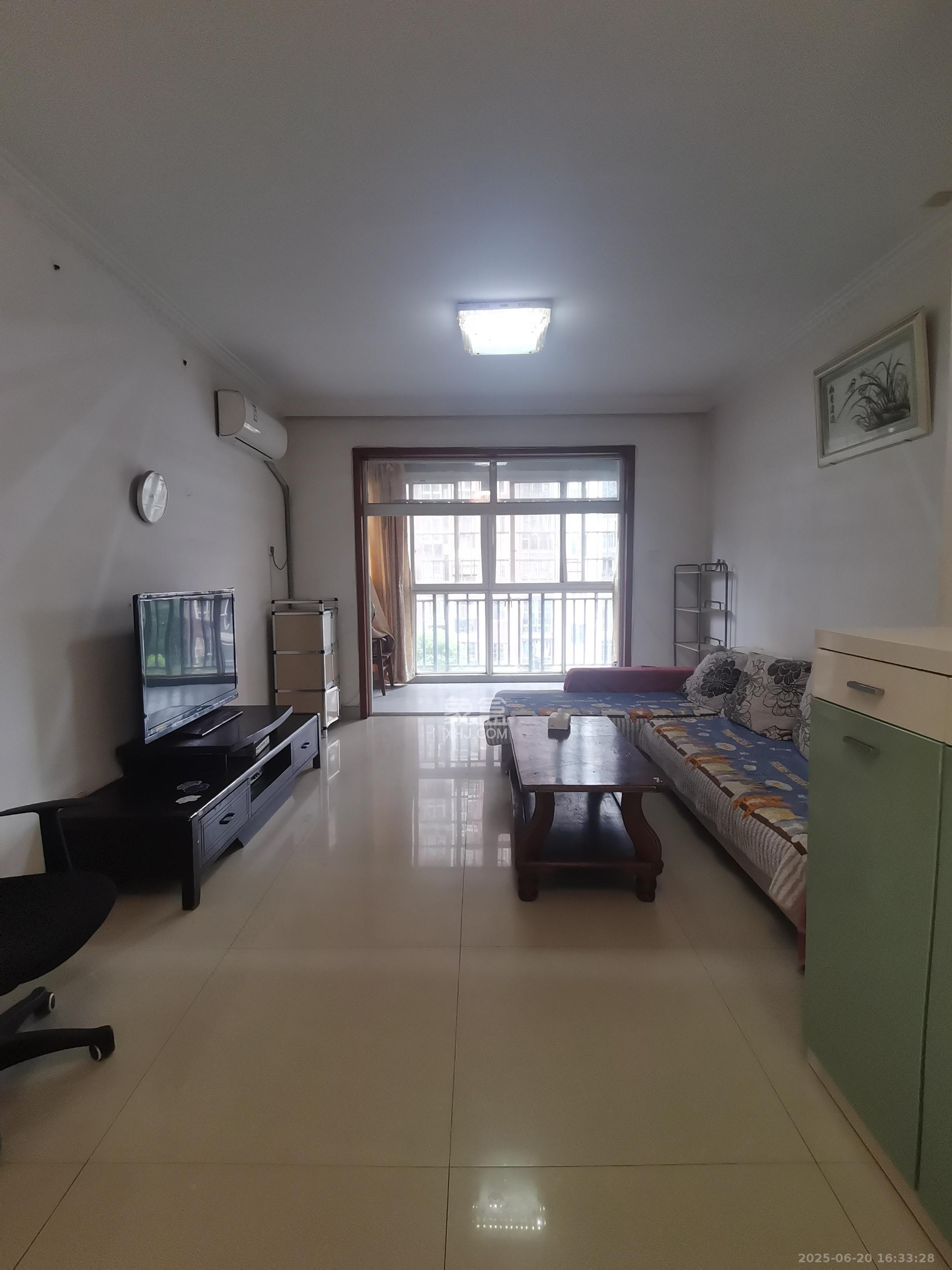 一品东庭  3室2厅1卫    2500.0元/月 一品东庭  3室2厅1卫    2500.0元/月室内图