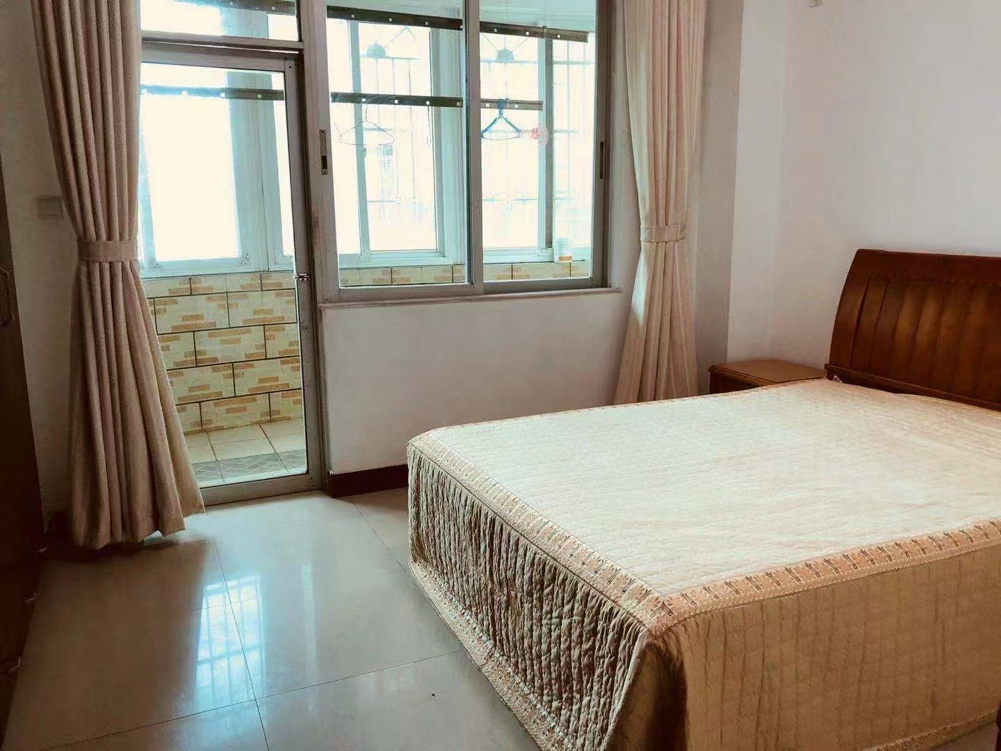 金楚小区 2室2厅1卫 85.0万 金楚小区 2室2厅1卫 85.0万客厅