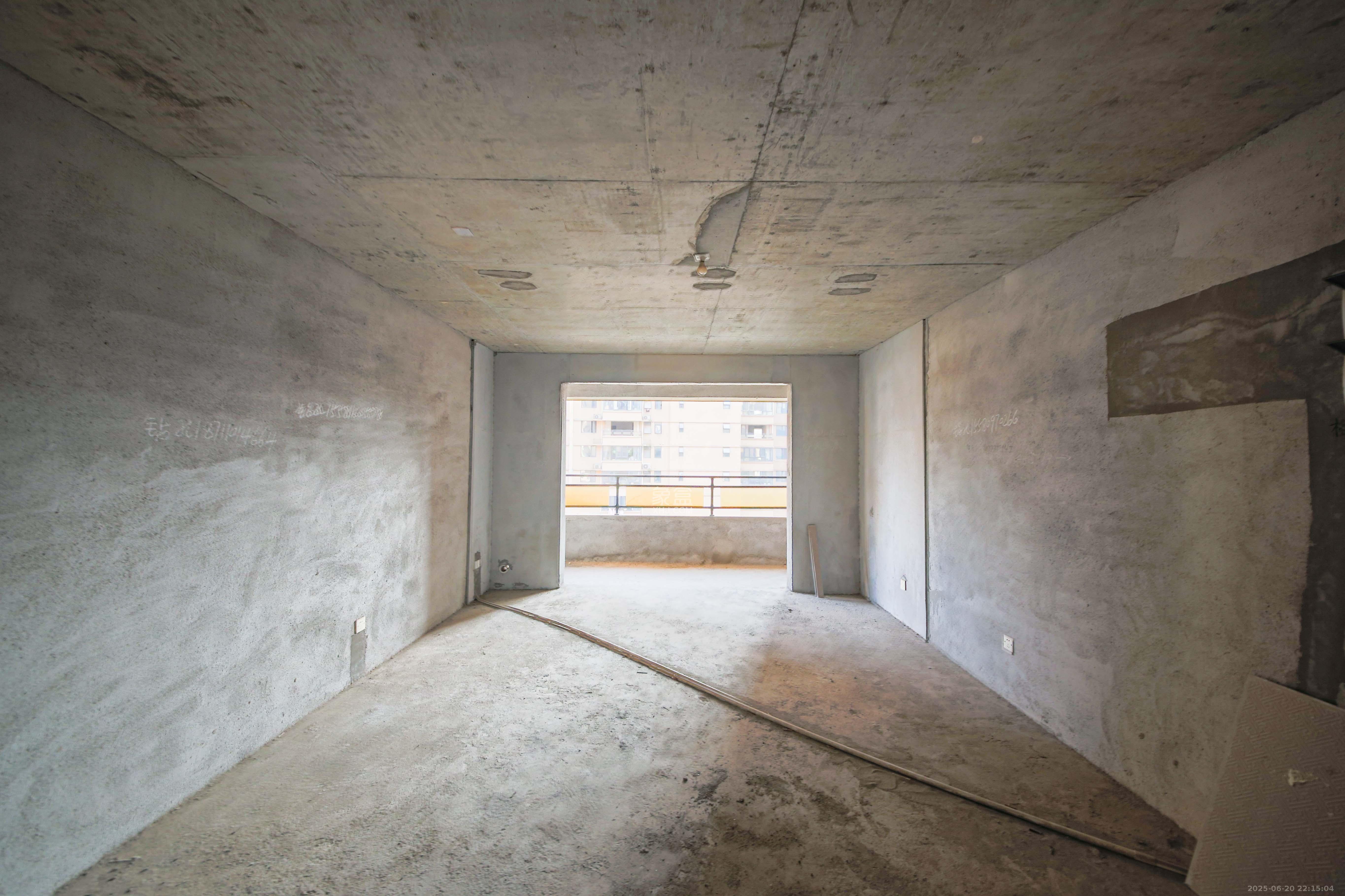 水墨林溪 5室3厅3卫 182.0万 水墨林溪 5室3厅3卫 182.0万客厅