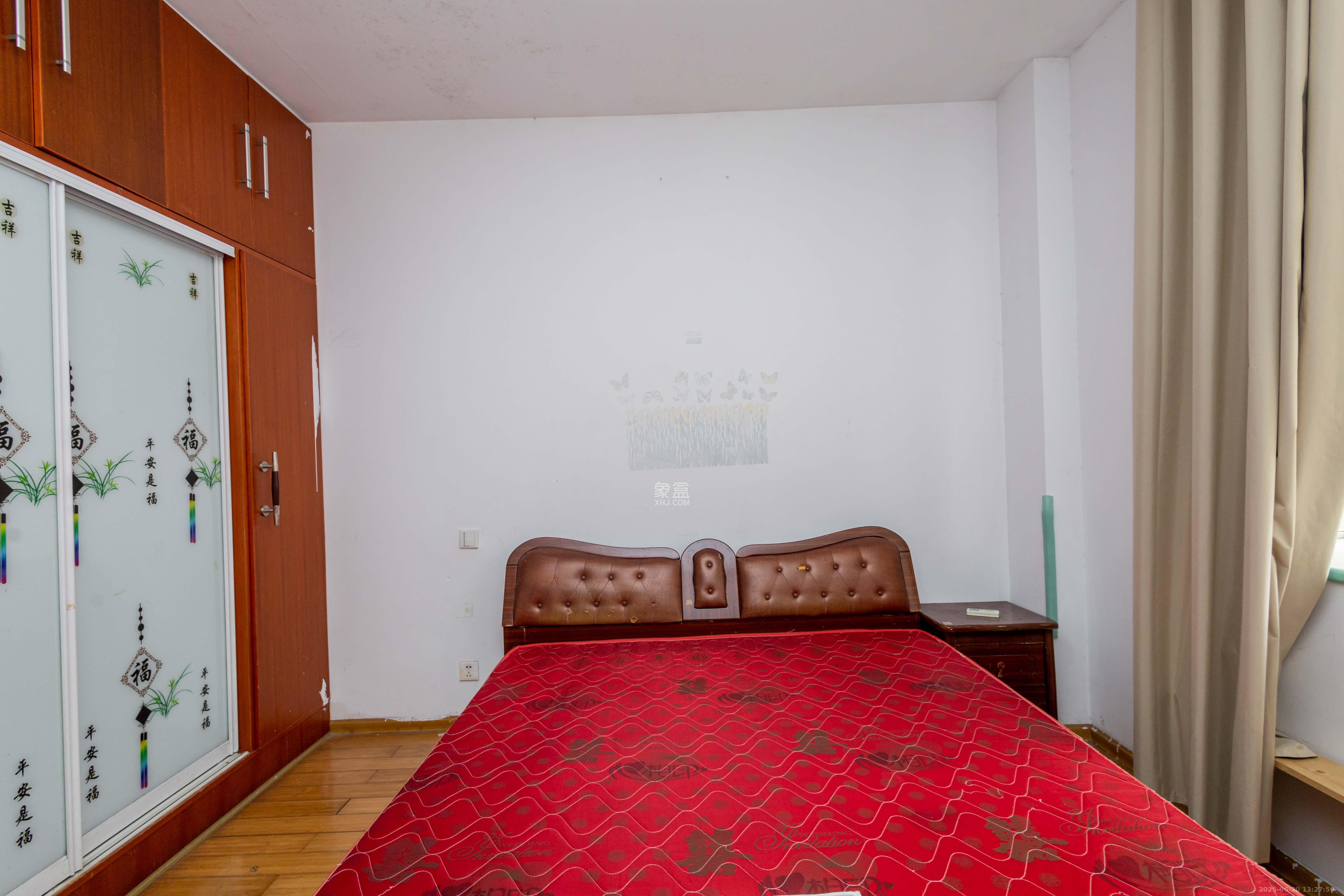 星城国际 2室2厅1卫 38.8万 星城国际 2室2厅1卫 38.8万卧室