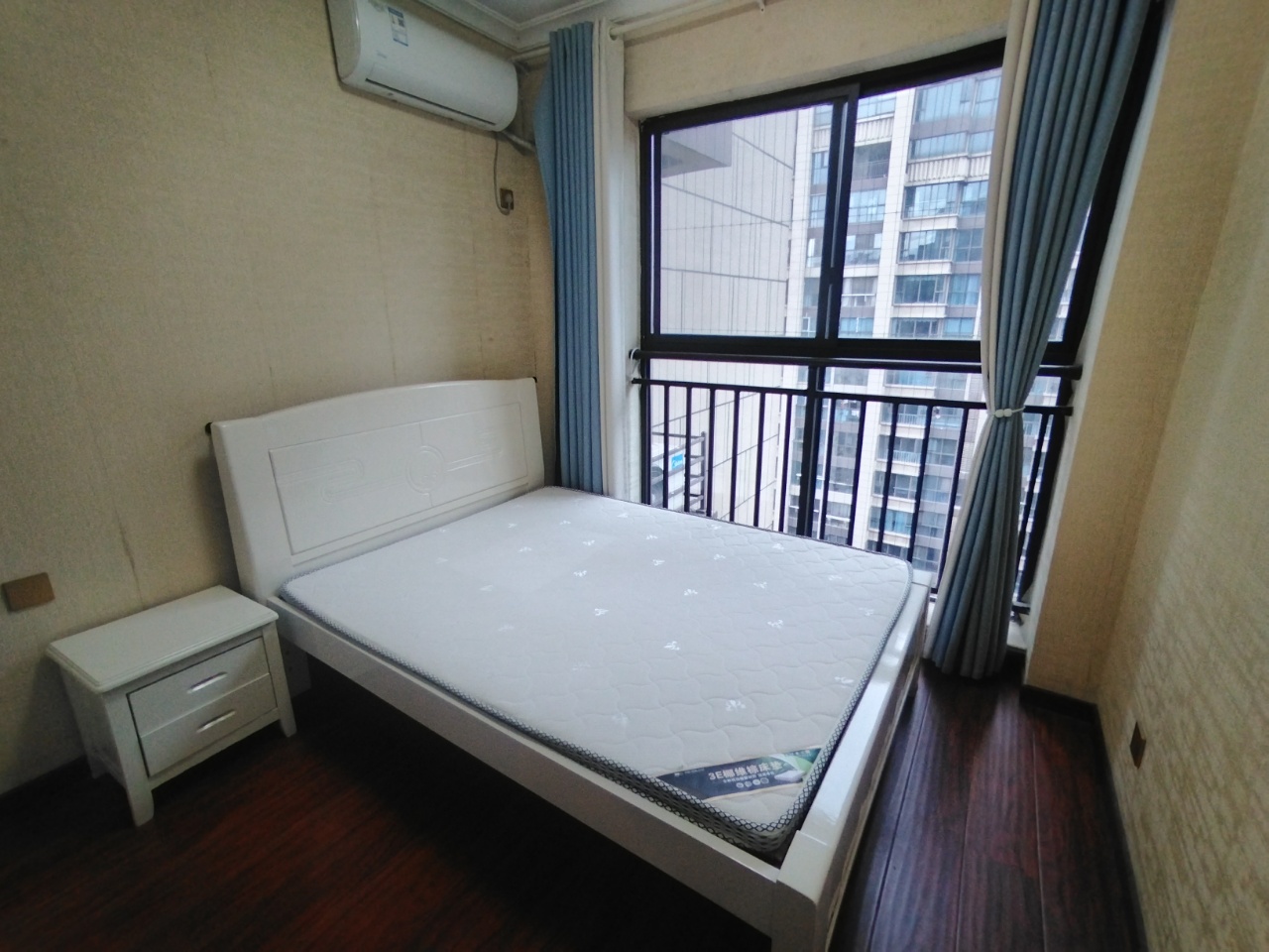 铂金汉宫  3室2厅1卫   1700.00元/月户型图