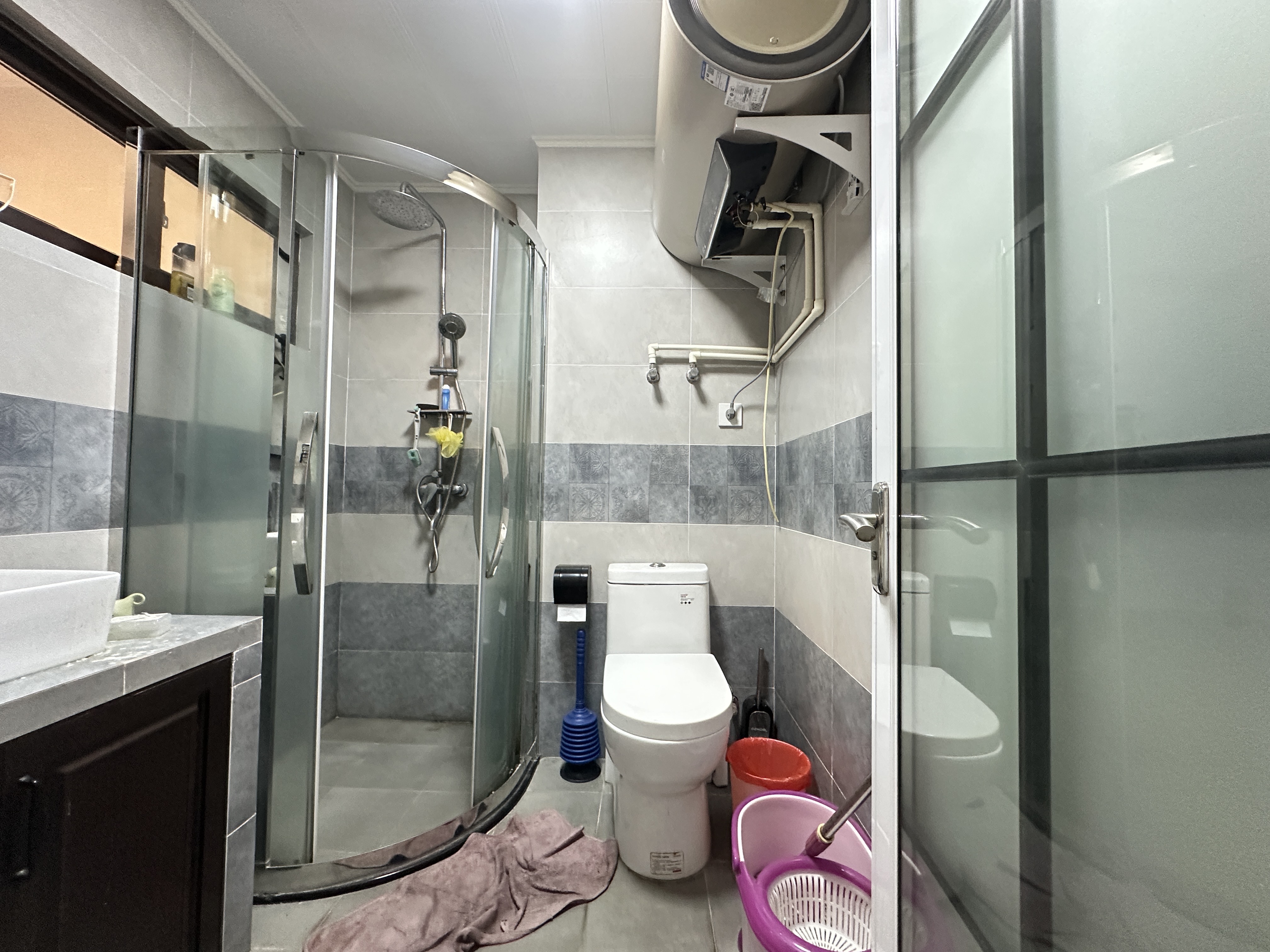 海航豪庭北苑 4室2厅3卫 440.0万 海航豪庭北苑 4室2厅3卫 440.0万客厅