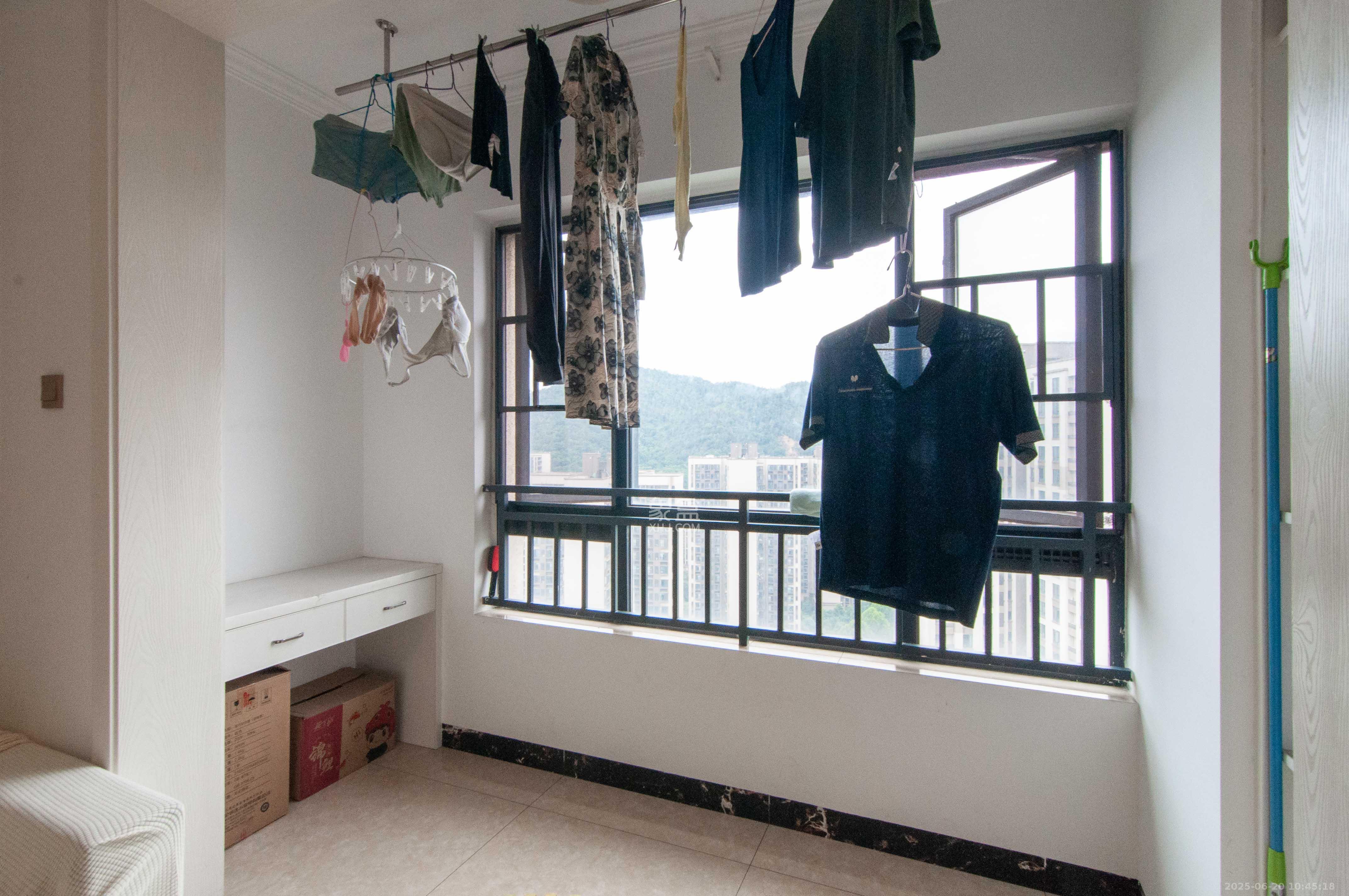 中海梅溪湖壹号 3室2厅1卫 130.0万 中海梅溪湖壹号 3室2厅1卫 130.0万其他