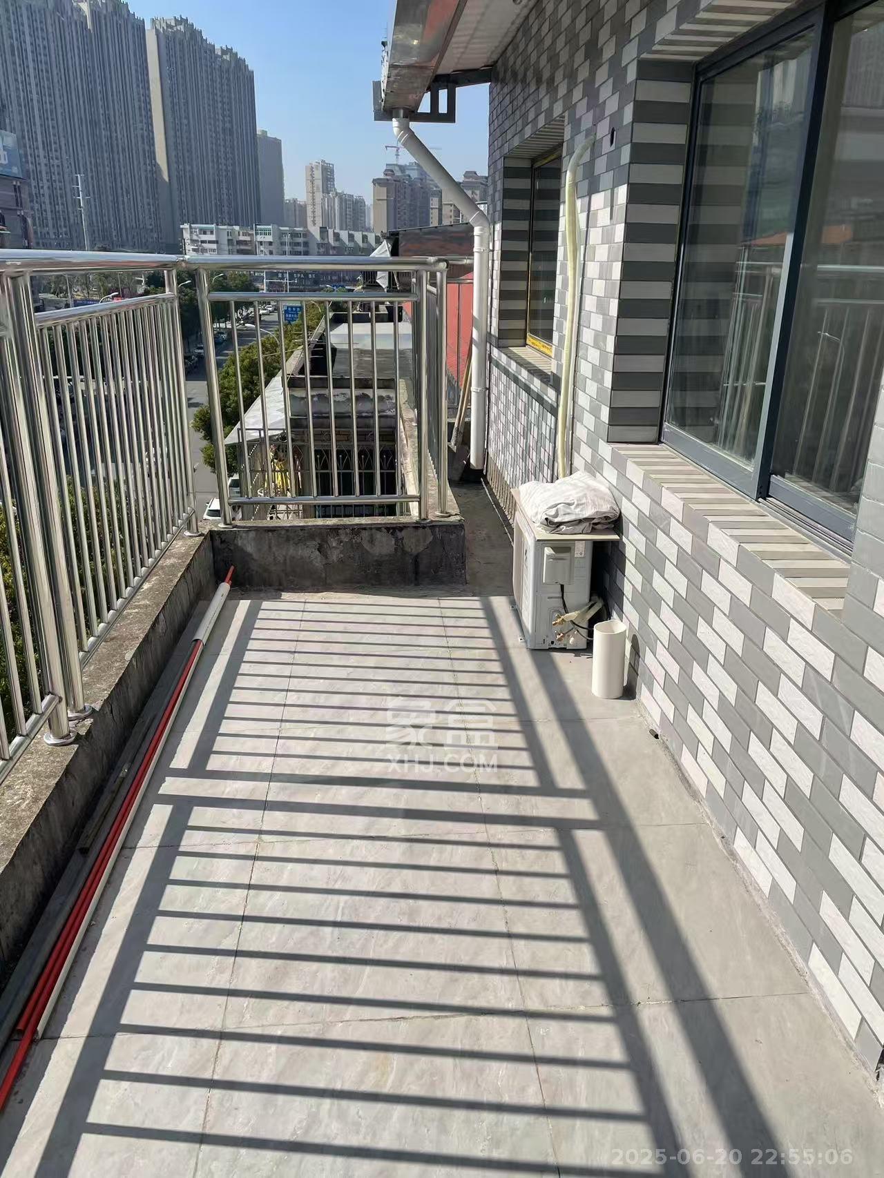 岳北社区  1室1厅1卫   1600.00元/月室内图