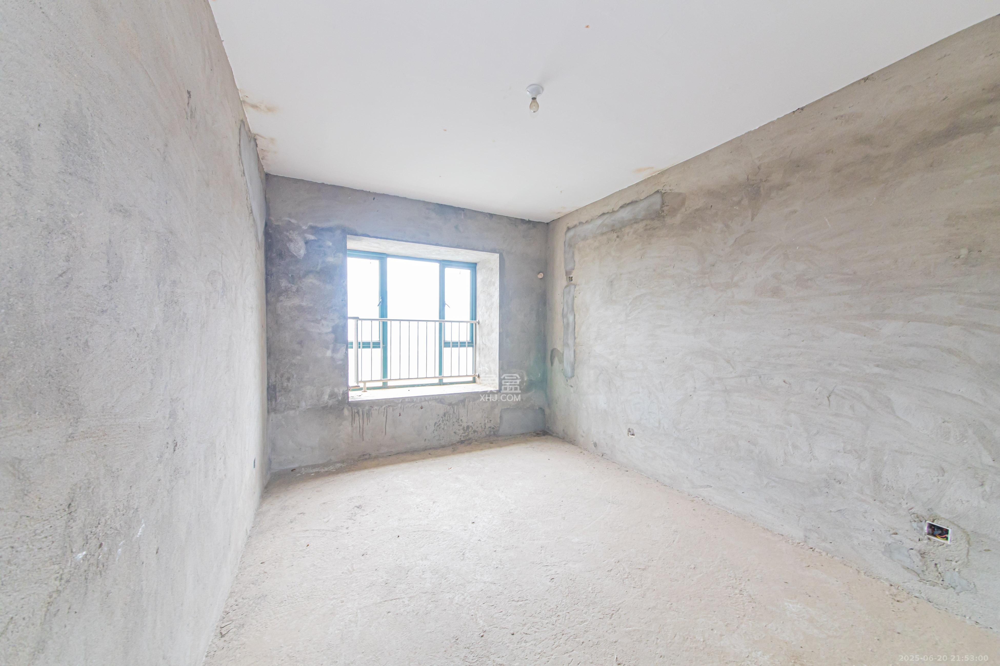 银桂苑  7室2厅3卫    198.0万卧室