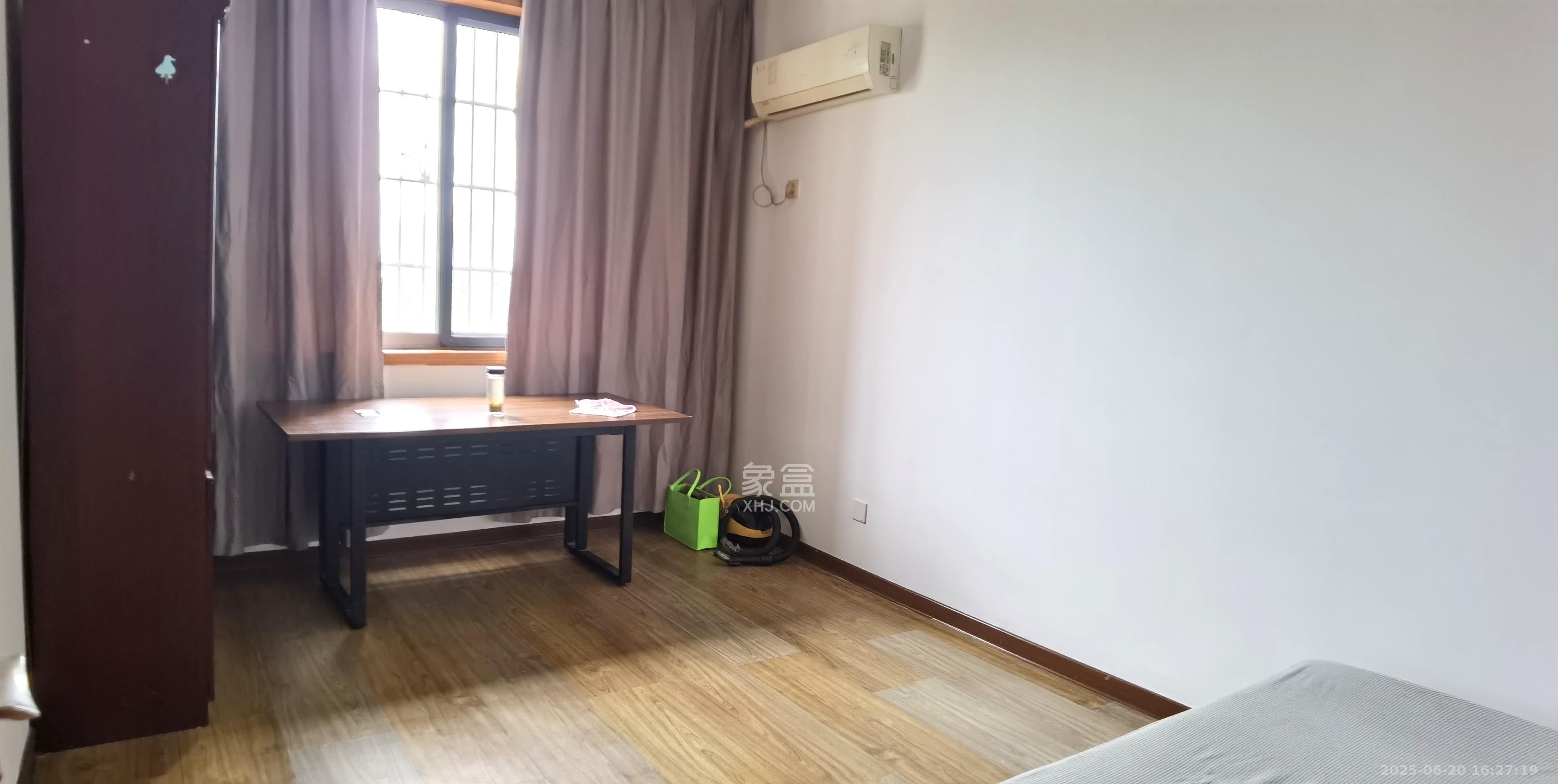 上海城小区  3室2厅2卫   2500.00元/月室内图
