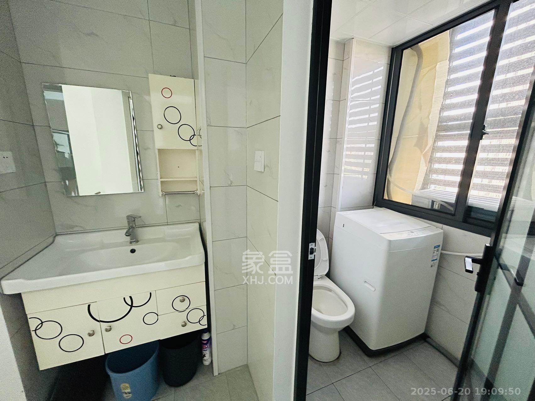 万润时光里  2室1厅1卫   2800.00元/月室内图