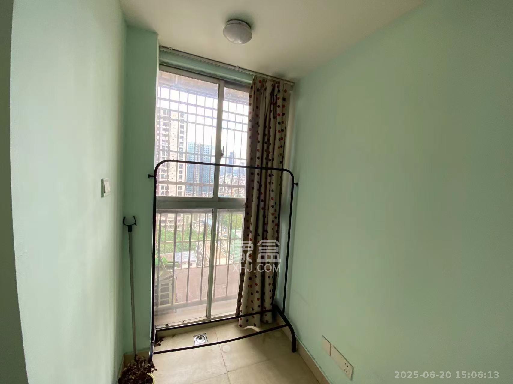 白沙晶城  1室1厅1卫    1900.0元/月 白沙晶城  1室1厅1卫    1900.0元/月室内图