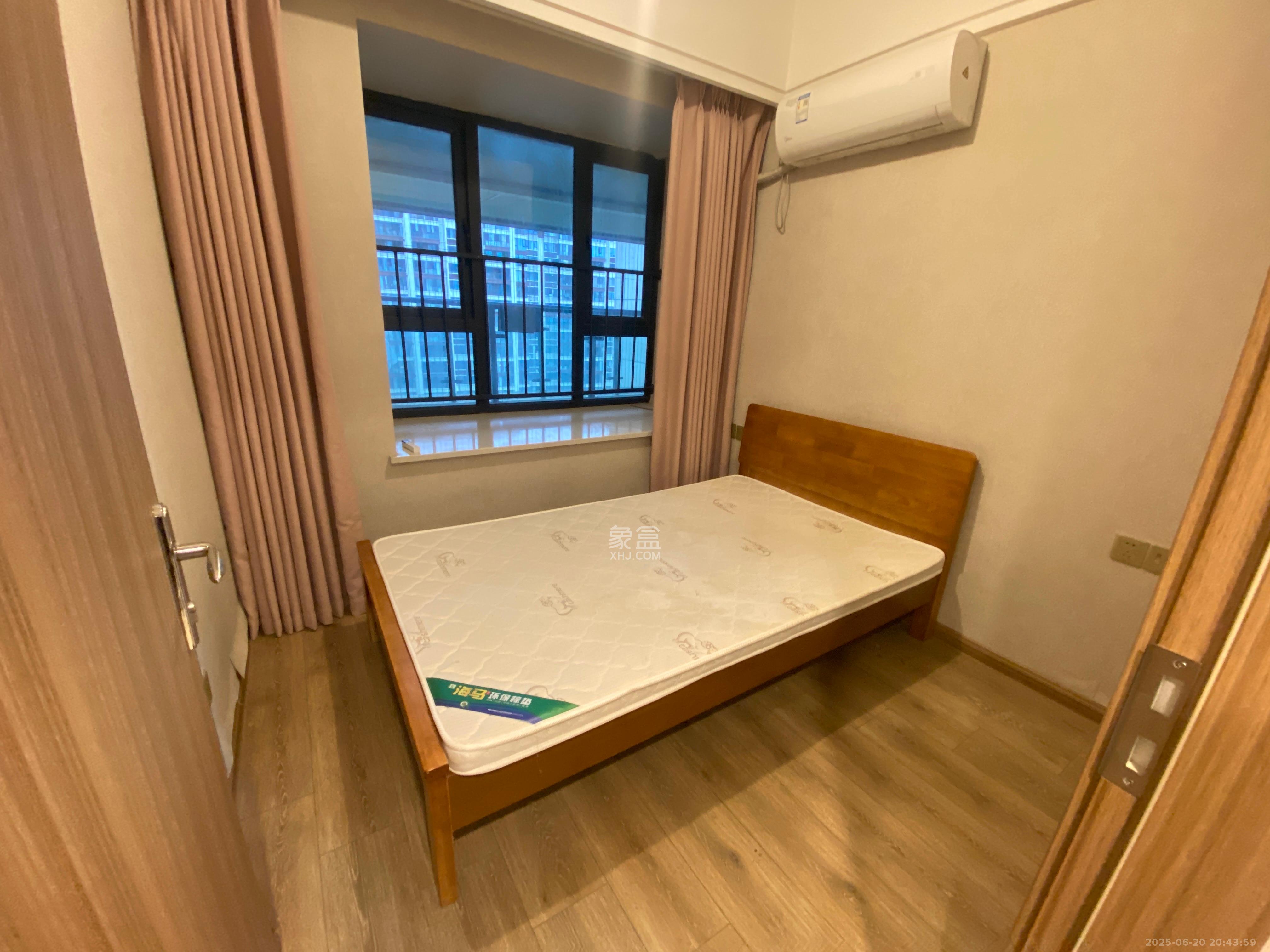 华远碧桂园海蓝城  3室2厅2卫   2200.00元/月室内图
