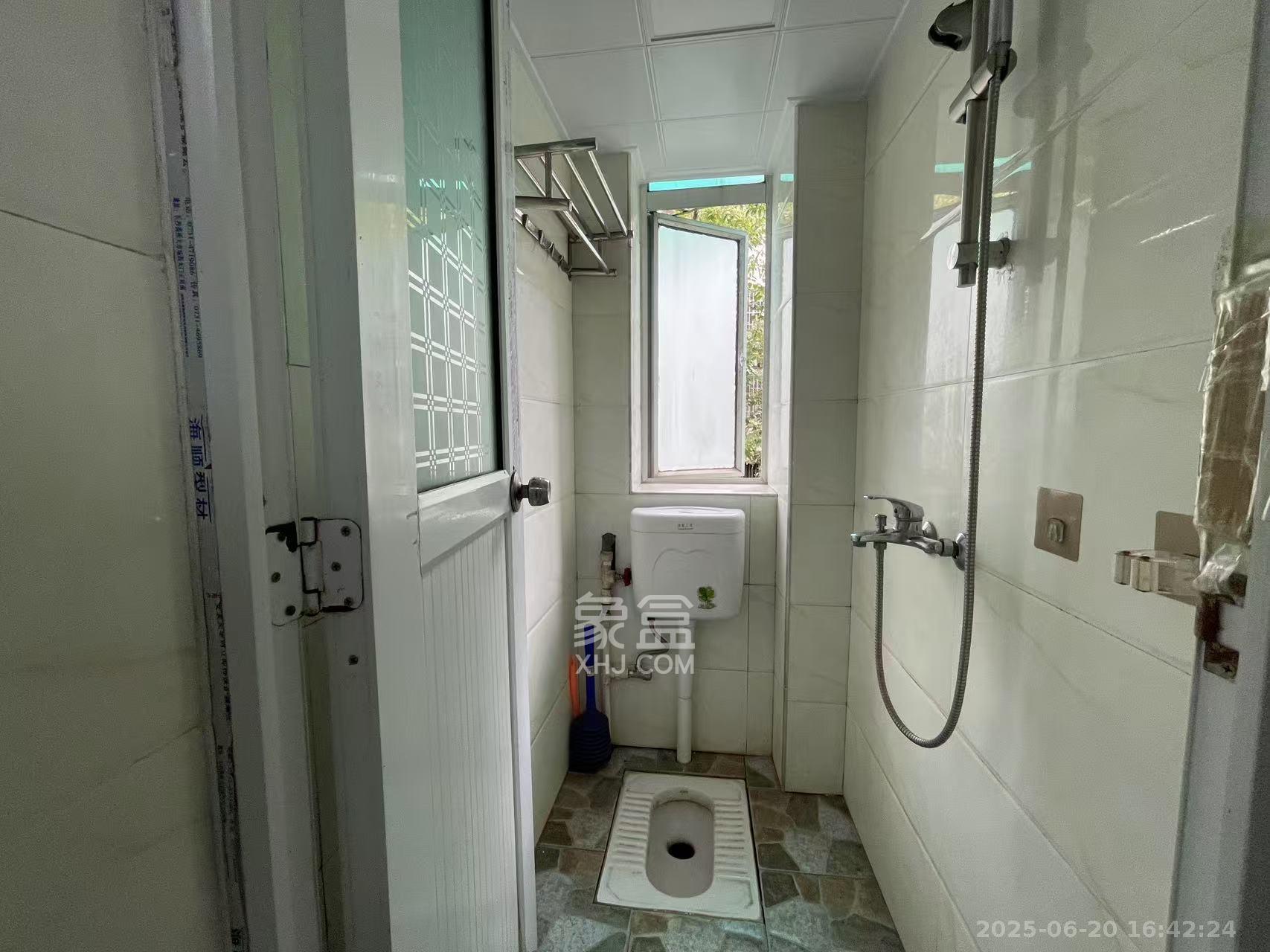 红旗区三片 1室0厅1卫 1000.0元/月 红旗区三片 1室0厅1卫 1000.0元/月室内图