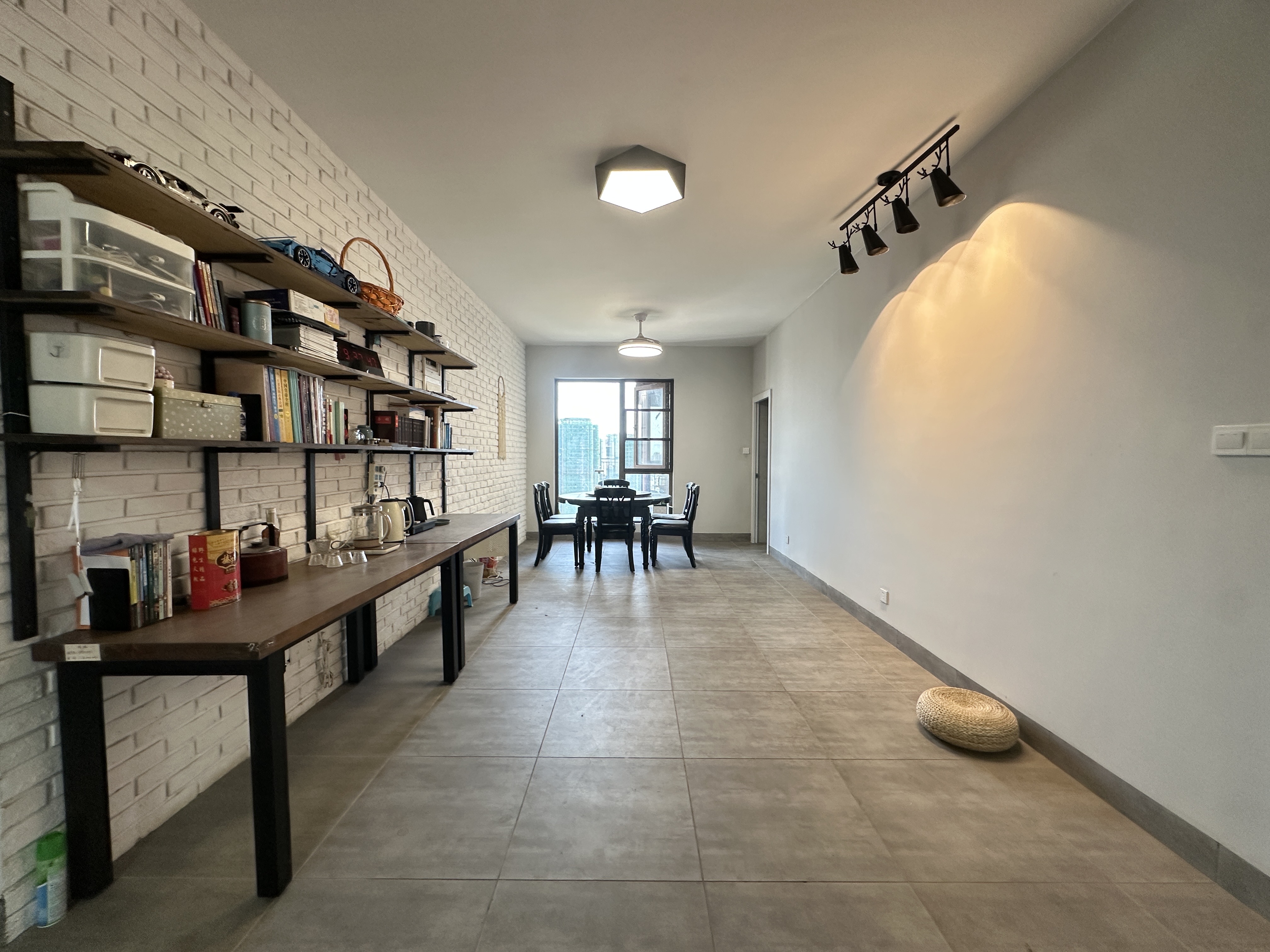 海航豪庭北苑 4室2厅3卫 440.0万 海航豪庭北苑 4室2厅3卫 440.0万客厅