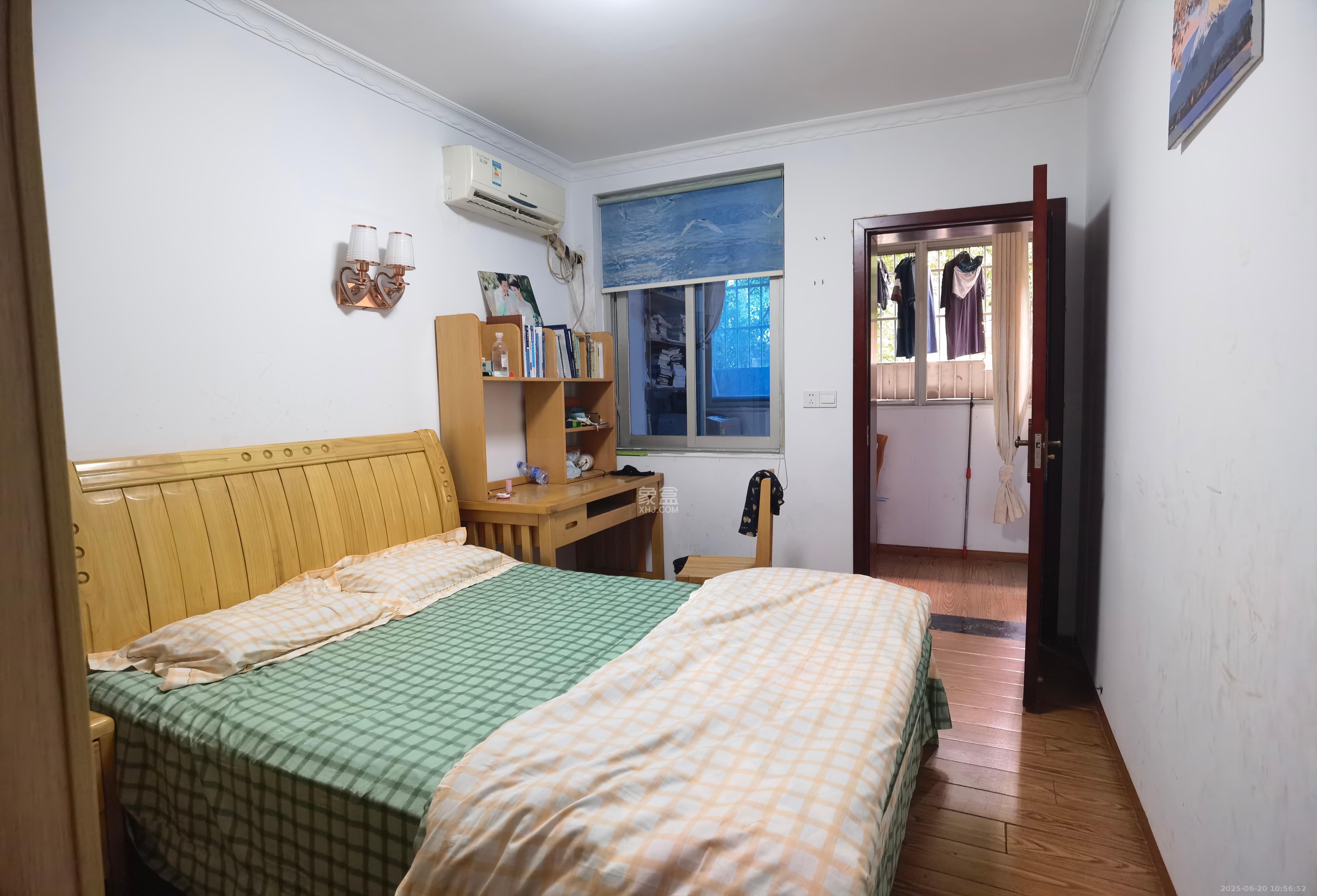 红旗综合安置楼  3室2厅1卫    2000.0元/月 红旗综合安置楼  3室2厅1卫    2000.0元/月室内图