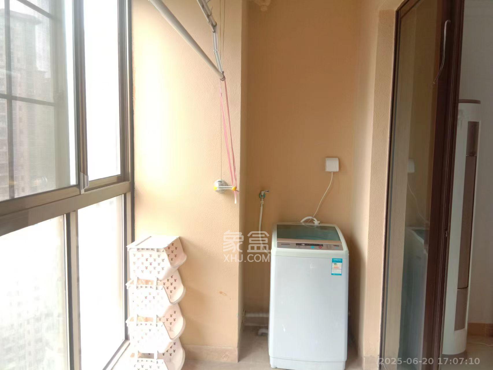 江山帝景哈佛  3室2厅1卫    2200.0元/月 江山帝景哈佛  3室2厅1卫    2200.0元/月室内图