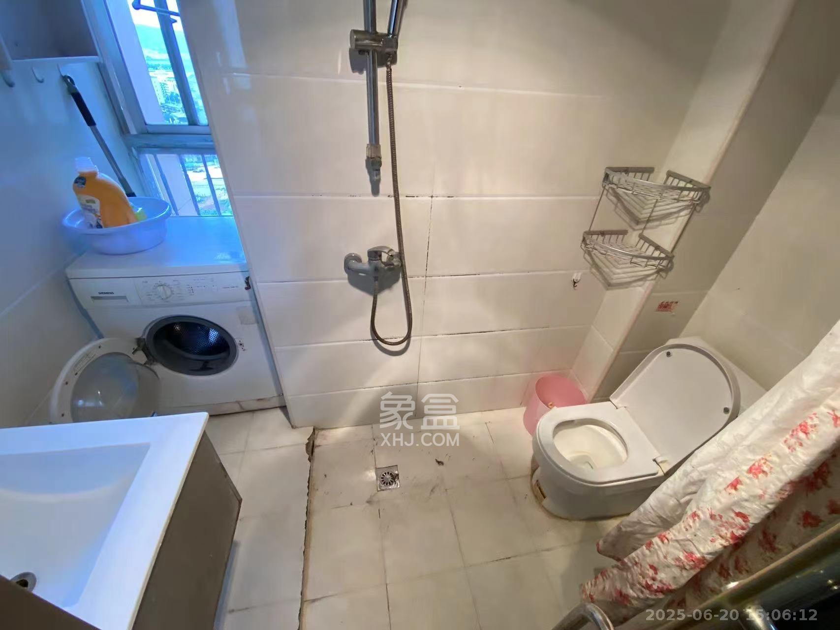 白沙晶城  1室1厅1卫    1900.0元/月 白沙晶城  1室1厅1卫    1900.0元/月室内图