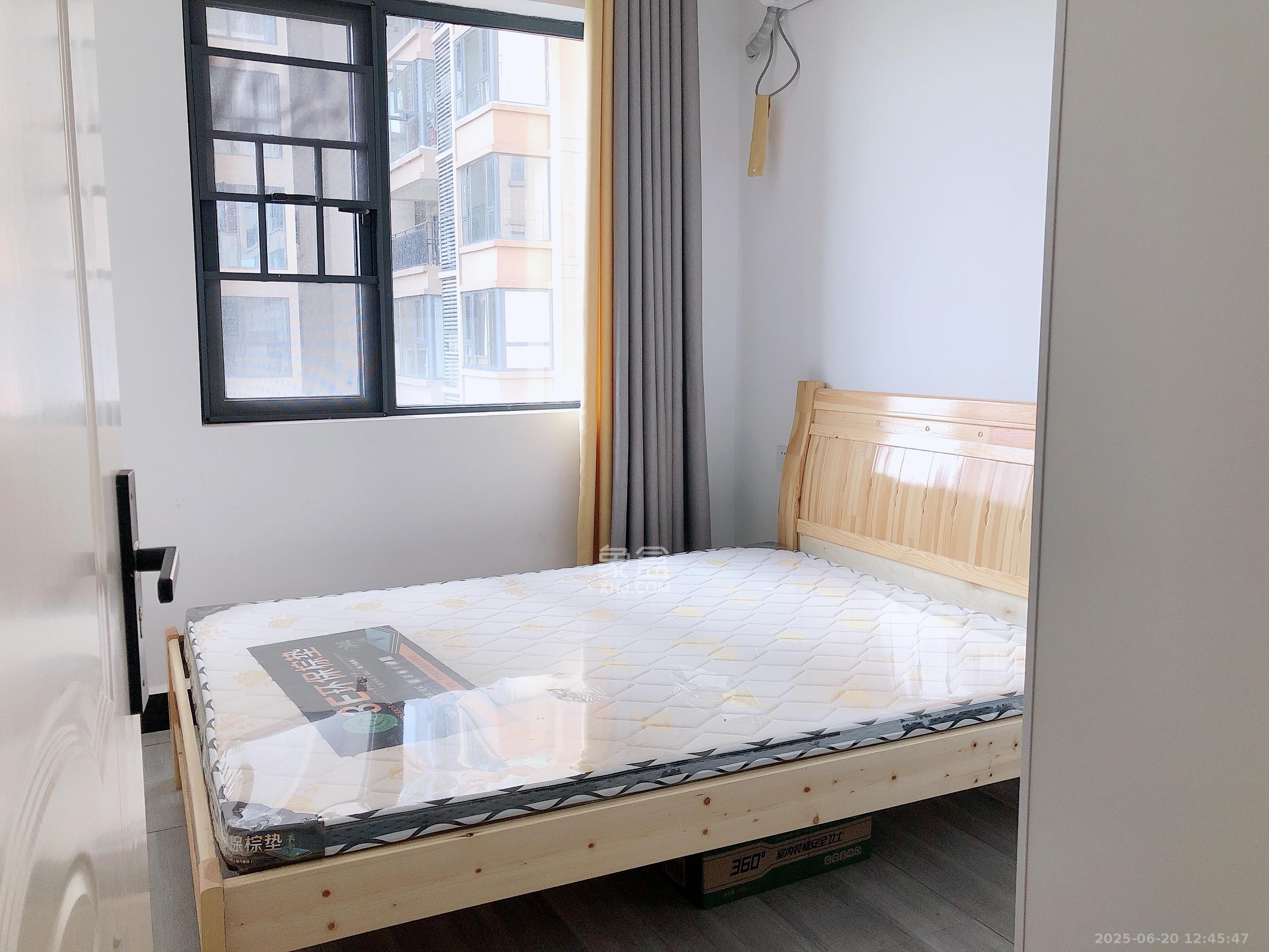 中建嘉和城  5室2厅1卫    2400.0元/月室内图