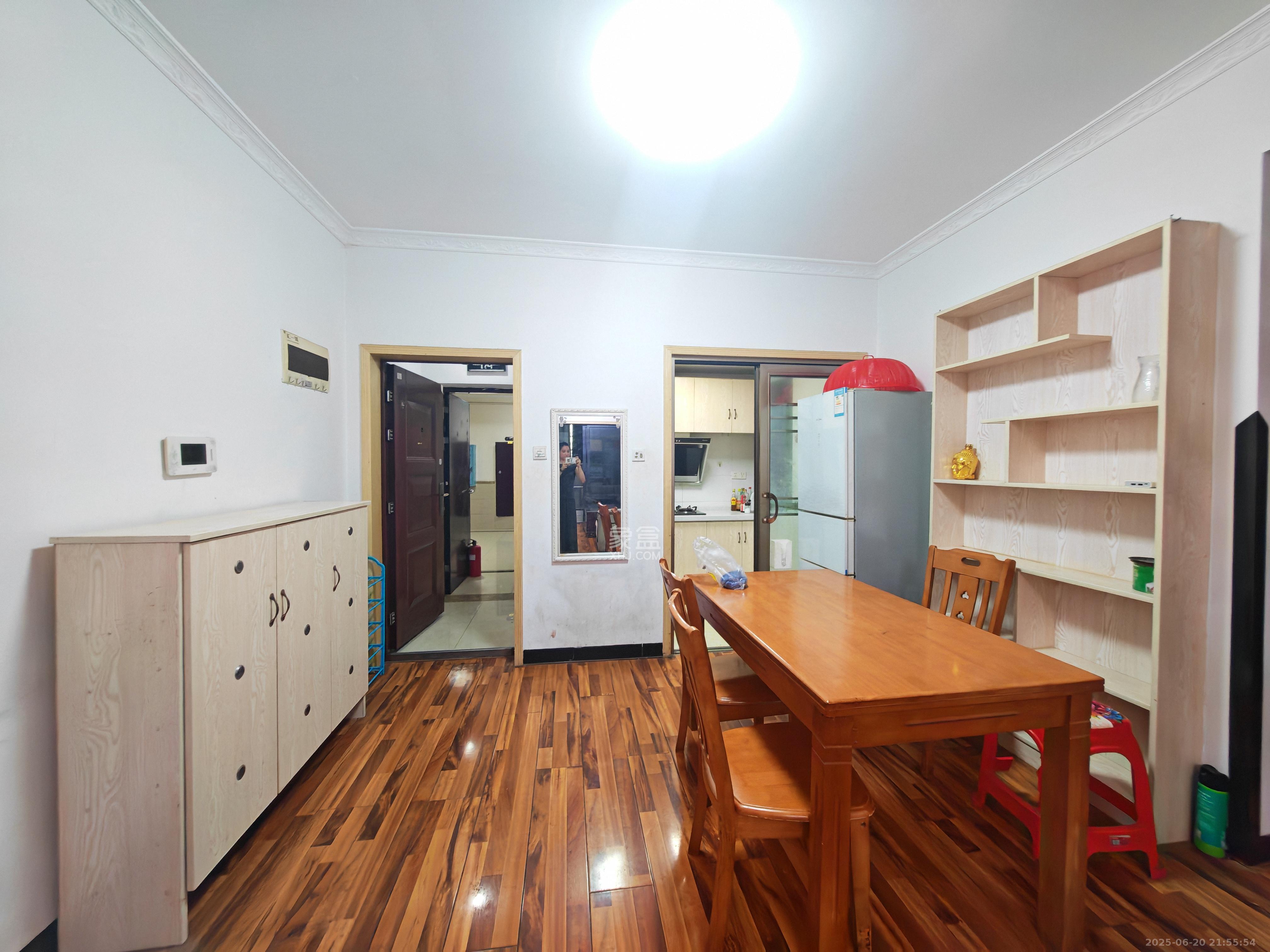 汇一城(汇壹公馆) 2室2厅1卫 1800.0元/月 汇一城(汇壹公馆) 2室2厅1卫 1800.0元/月室内图