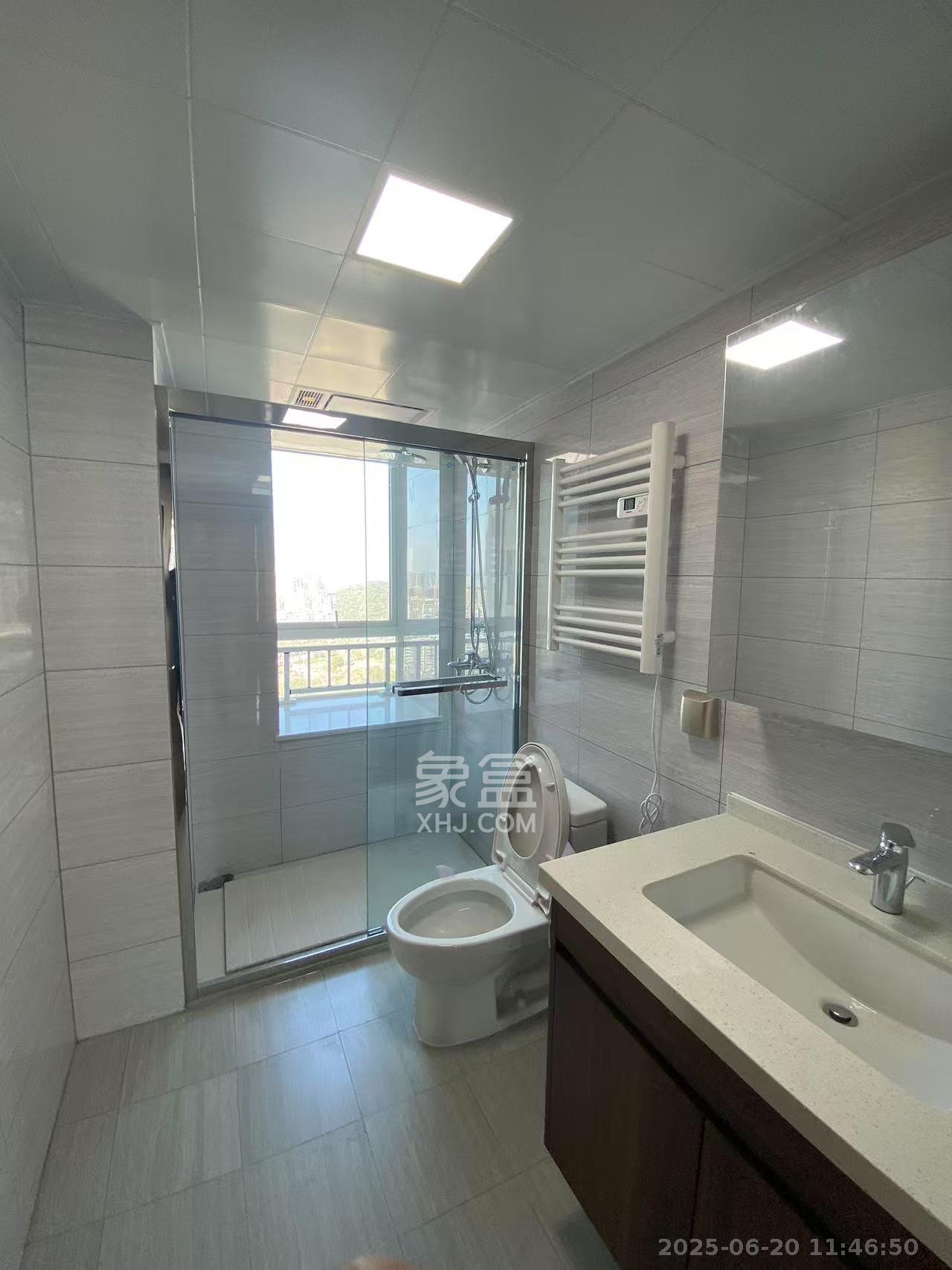 中欣楚天御府E区  4室2厅2卫    3500.0元/月 中欣楚天御府E区  4室2厅2卫    3500.0元/月室内图