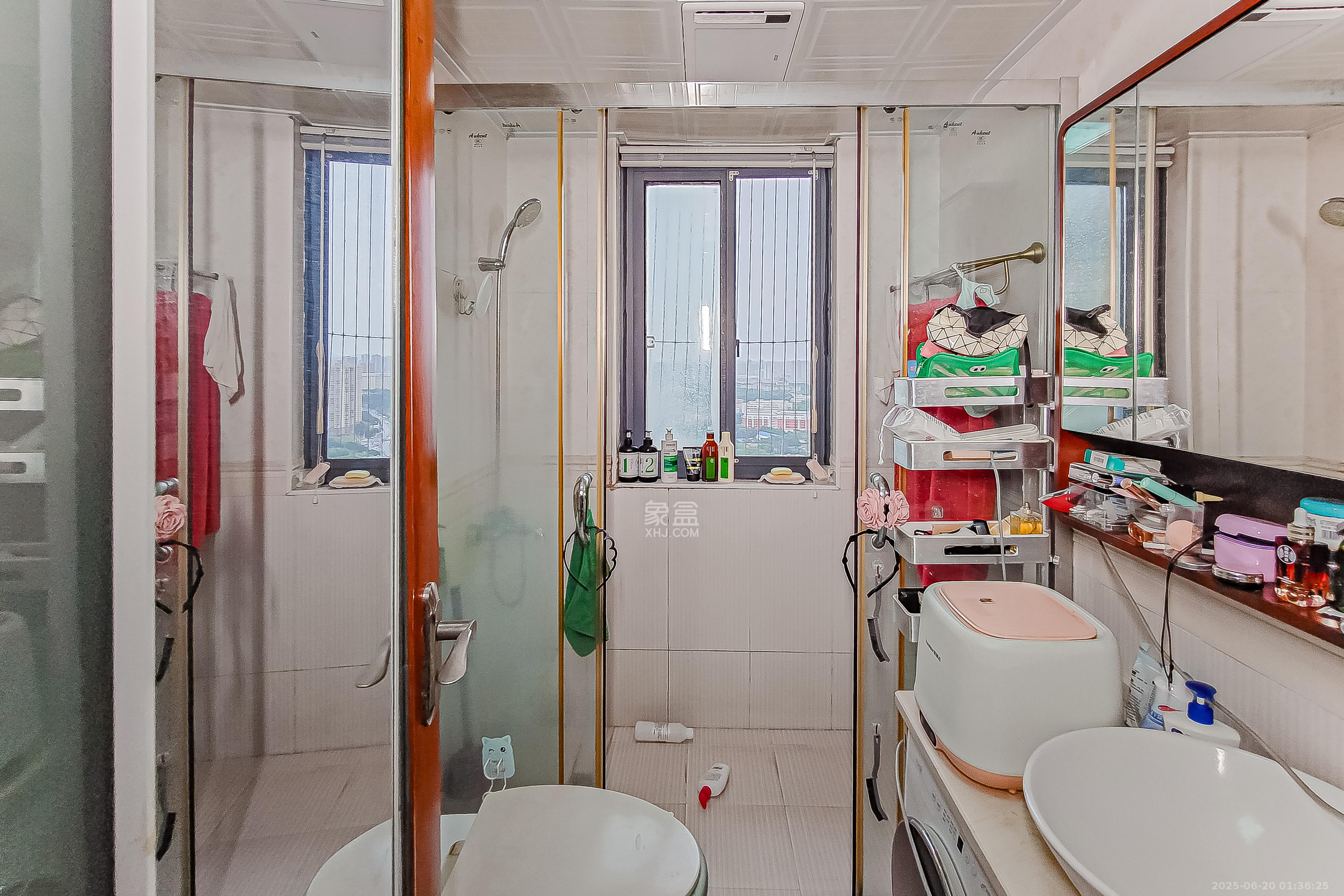 阳光锦城  3室2厅1卫    135.0万 阳光锦城  3室2厅1卫    135.0万卫生间