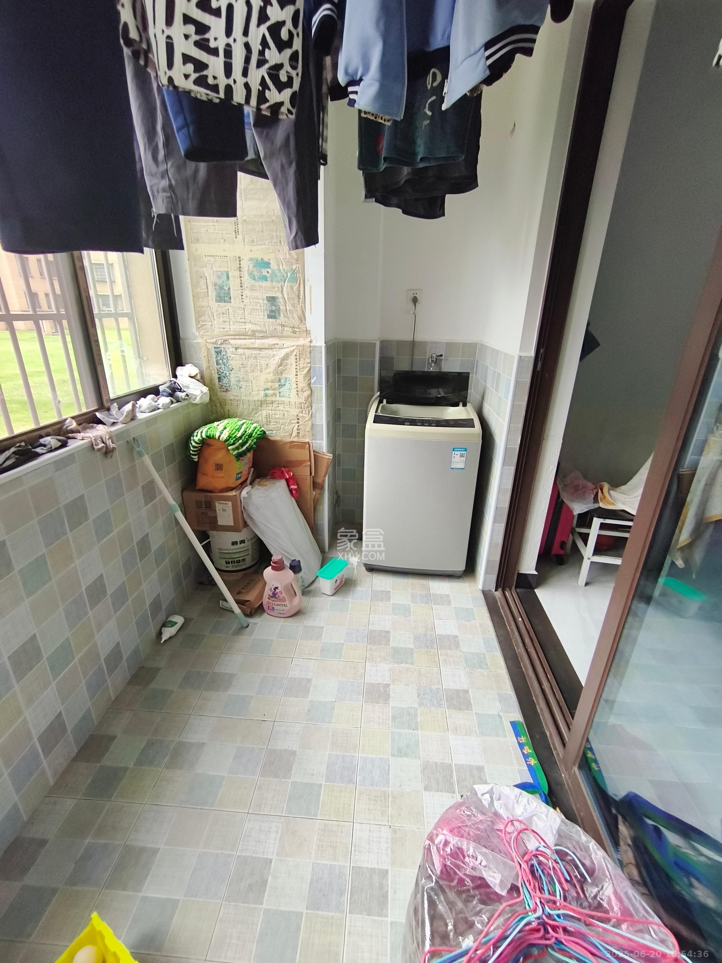 华润置地广场一期  2室2厅1卫   1800.00元/月