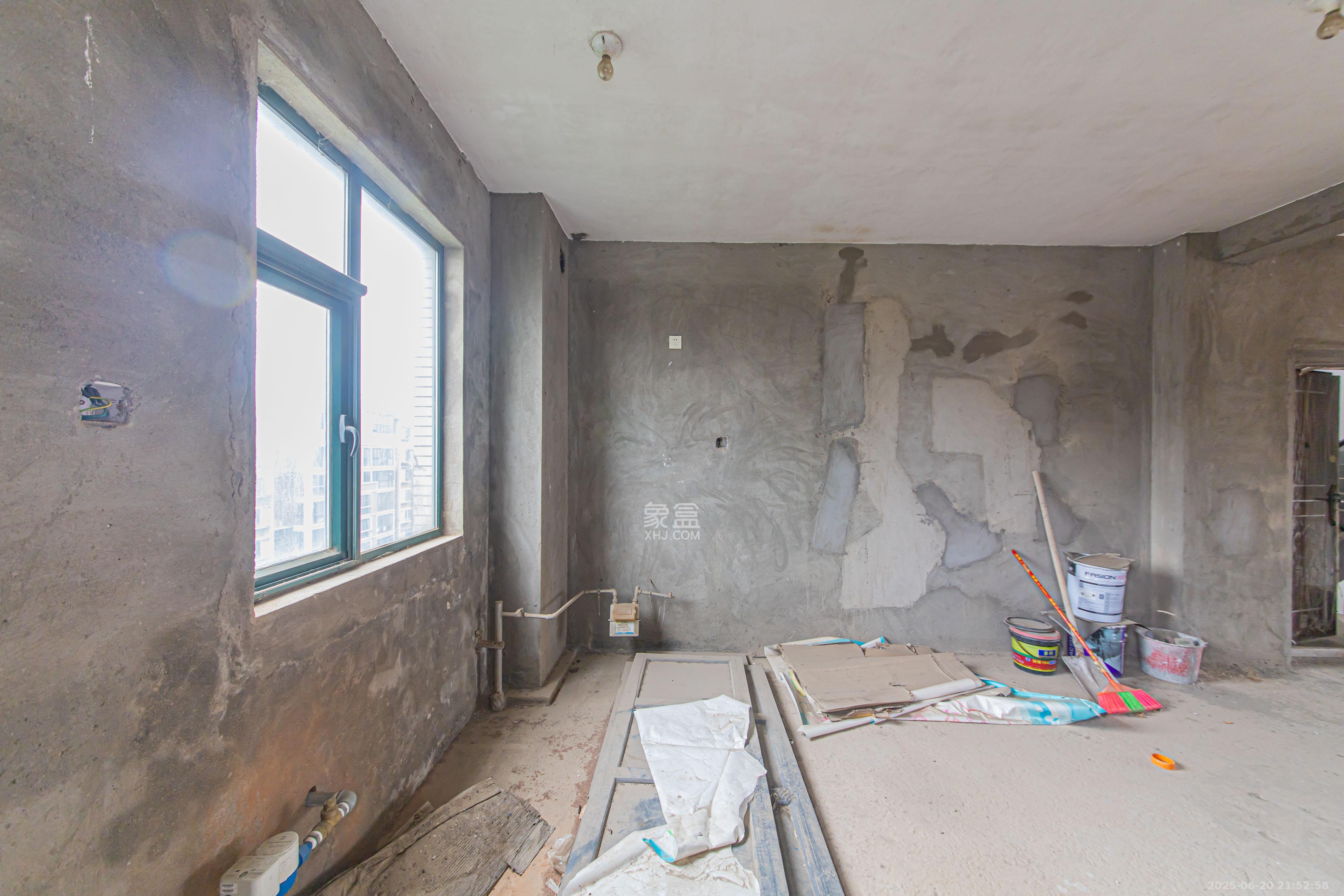 银桂苑  7室2厅3卫    198.0万厨房