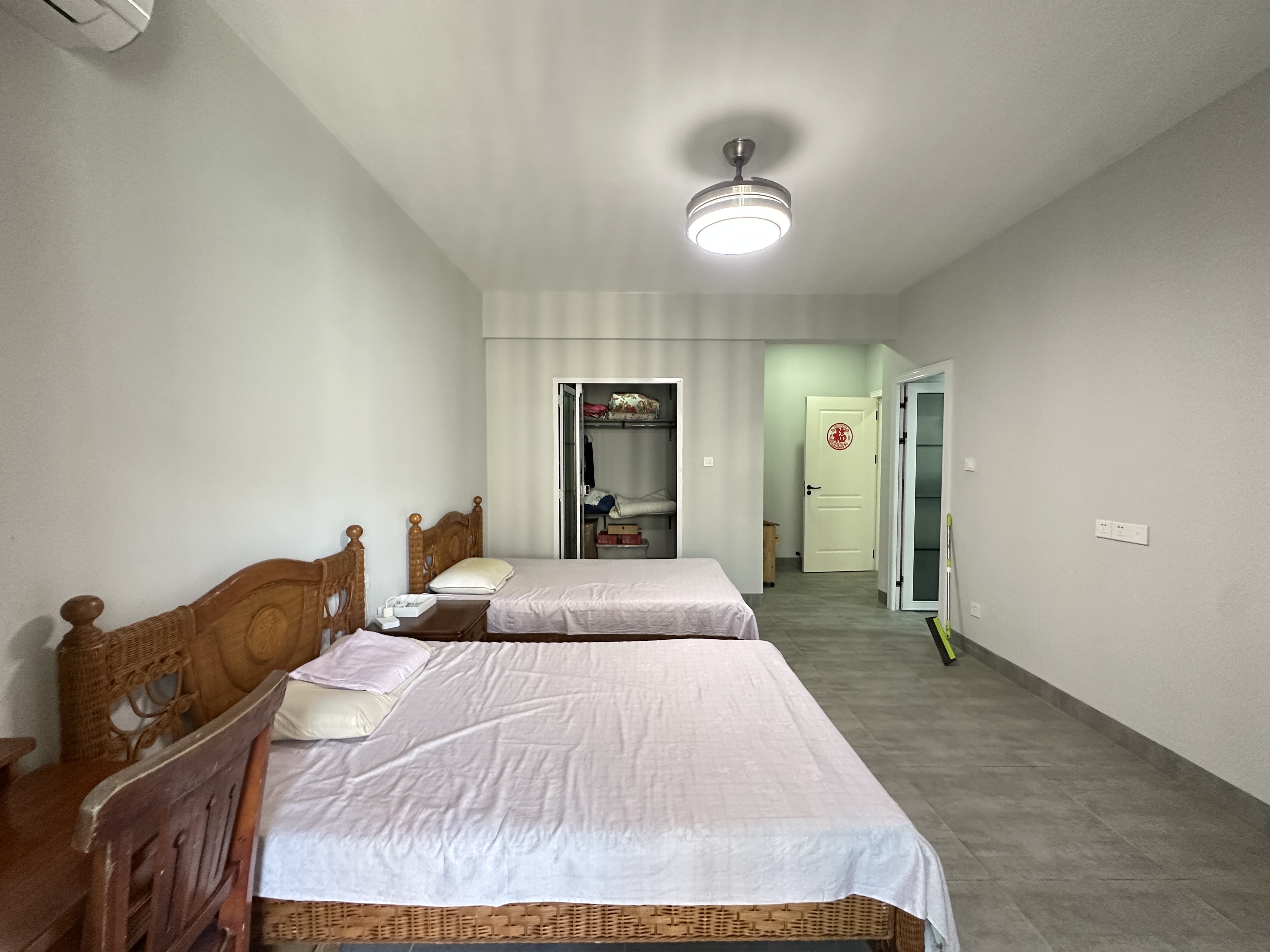 海航豪庭北苑 4室2厅3卫 440.0万 海航豪庭北苑 4室2厅3卫 440.0万客厅