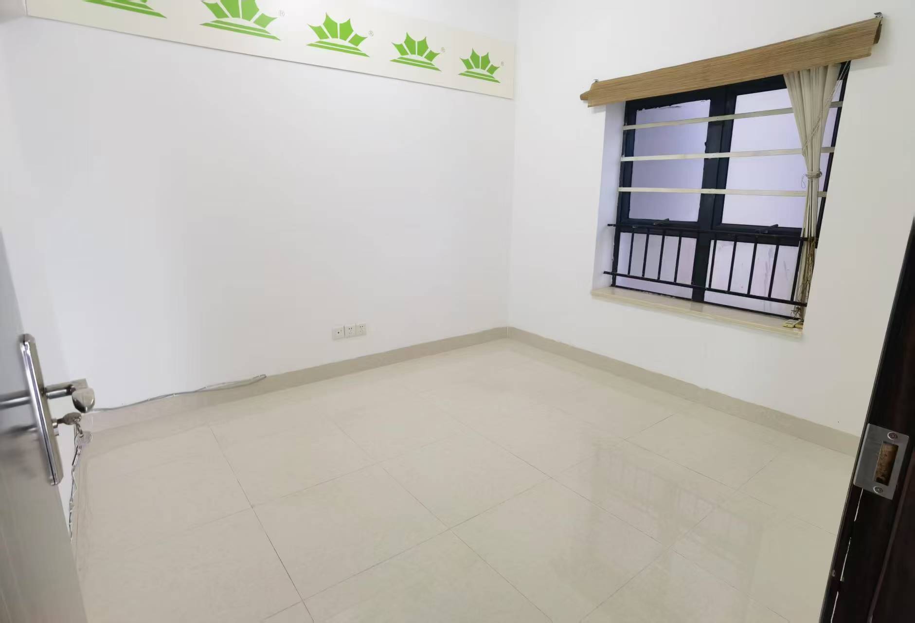 名门广场北区(二期) 3室2厅2卫 173.0万 名门广场北区(二期) 3室2厅2卫 173.0万小区图