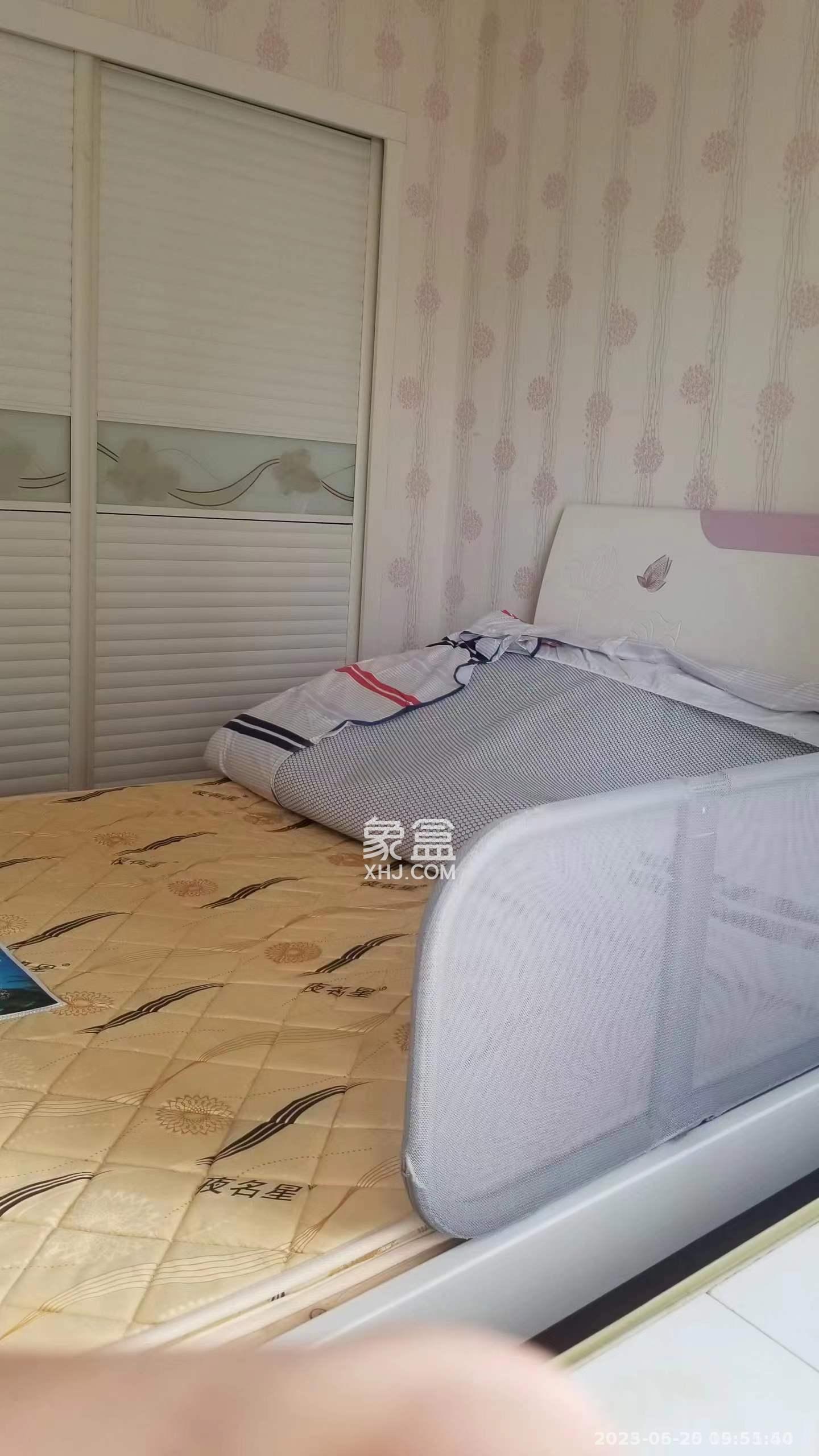钰龙天下一期  2室2厅1卫   2200.00元/月室内图