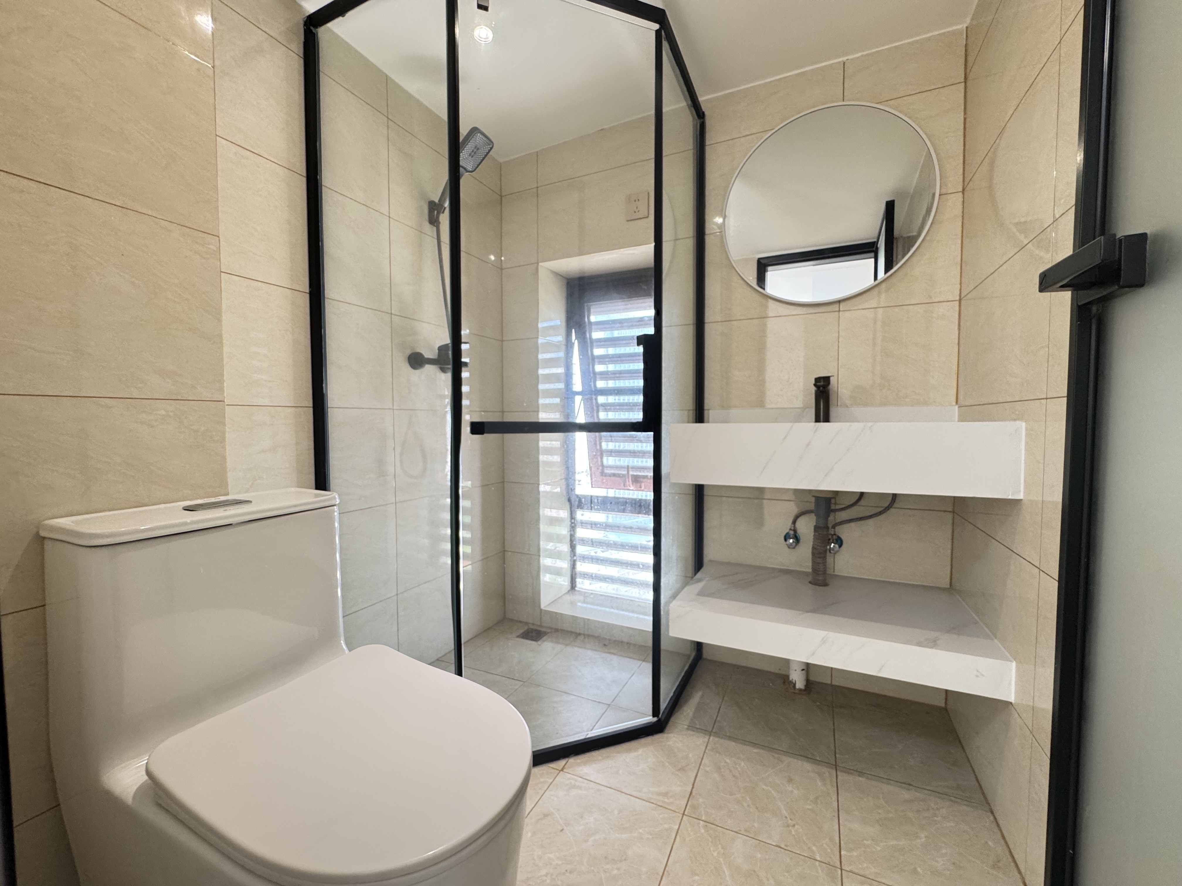 金龙城市广场二期 3室2厅2卫 4200.0元/月 金龙城市广场二期 3室2厅2卫 4200.0元/月室内图