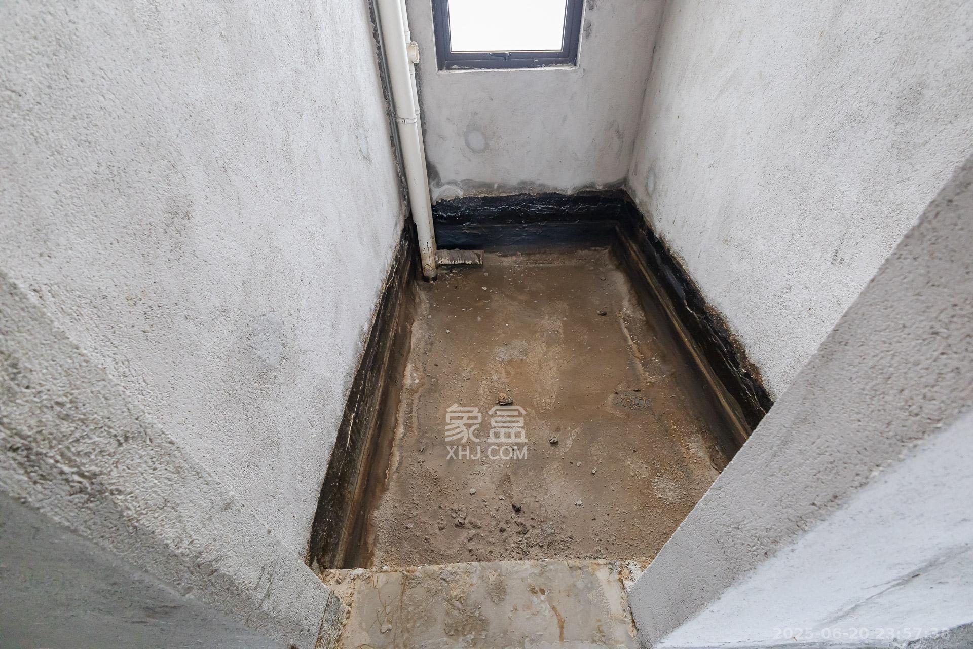 润和滨江府 4室2厅2卫 119.5万 润和滨江府 4室2厅2卫 119.5万卫生间