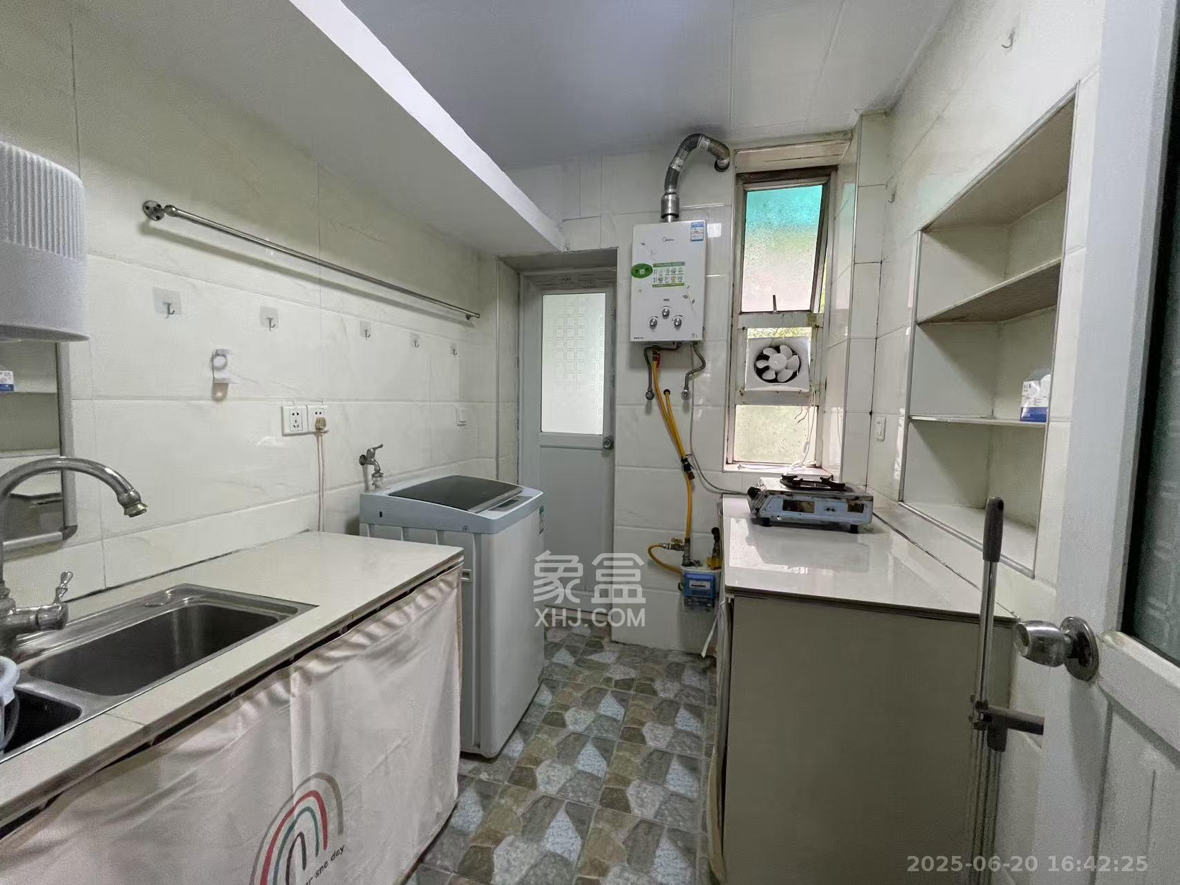 红旗区三片 1室0厅1卫 1000.0元/月 红旗区三片 1室0厅1卫 1000.0元/月室内图