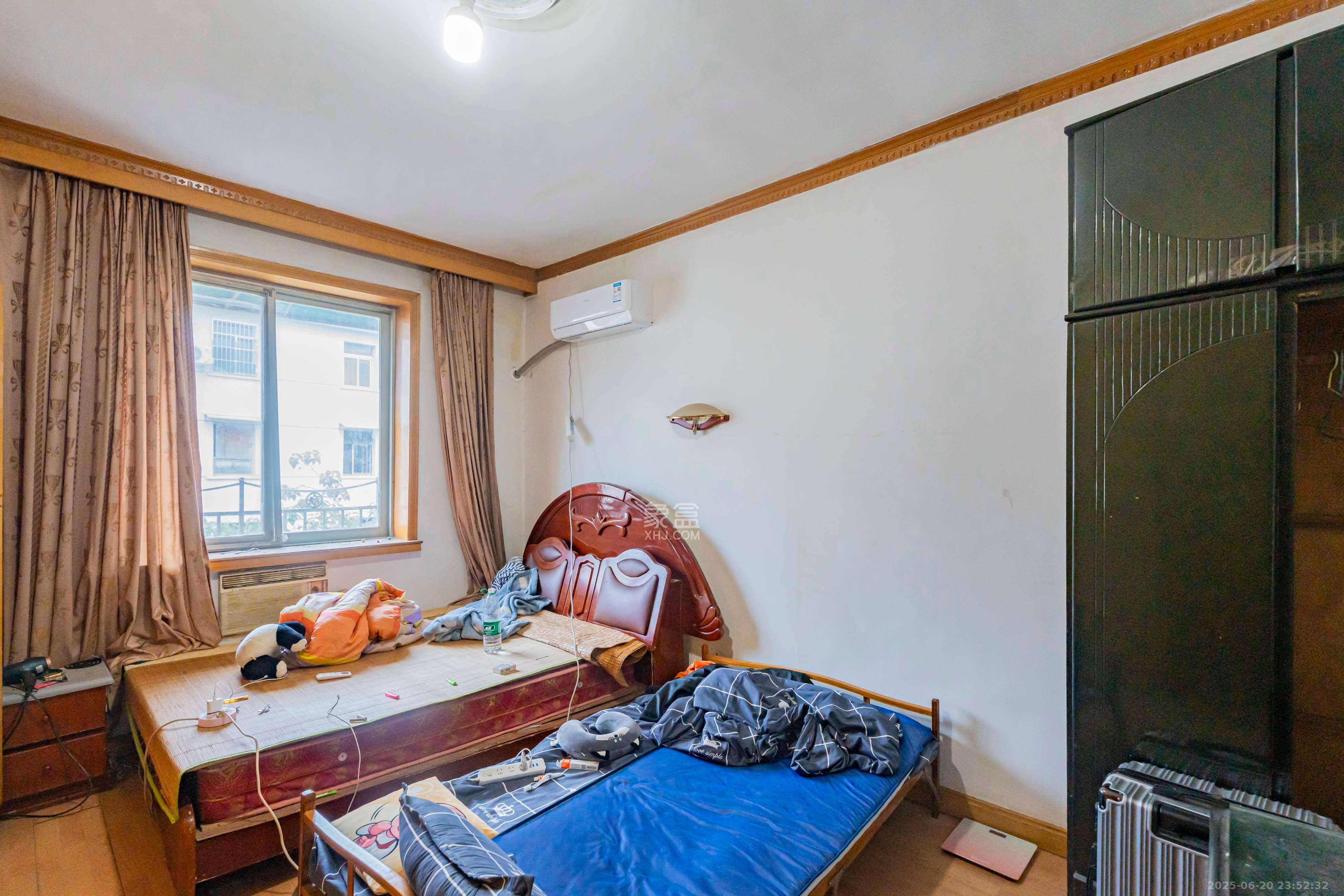 东风一村社区房(王家垅)  2室2厅1卫    30.0万 东风一村社区房(王家垅)  2室2厅1卫    30.0万卧室